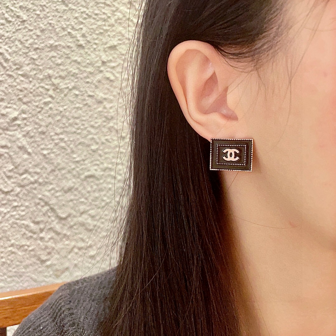  香奈儿✨经典双C耳钉