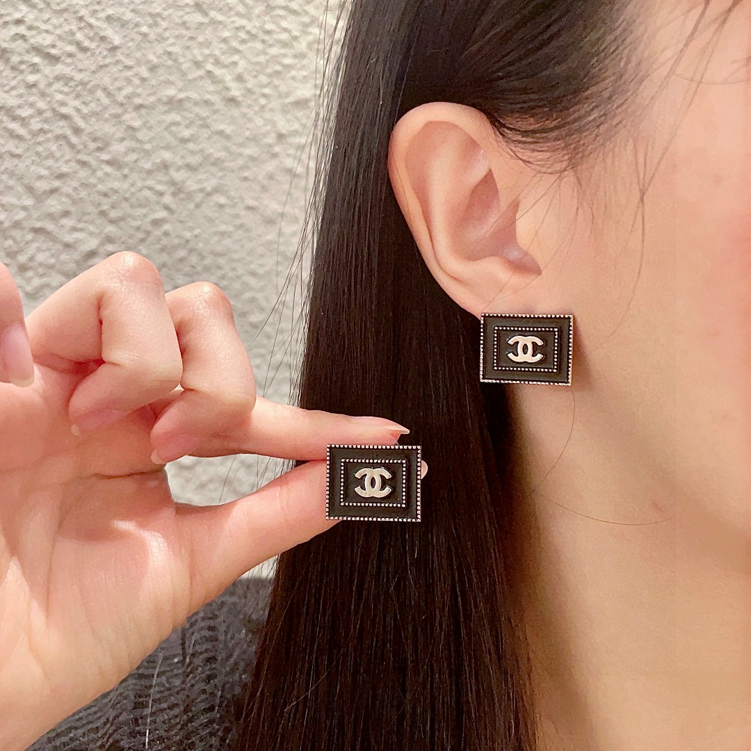  香奈儿✨经典双C耳钉