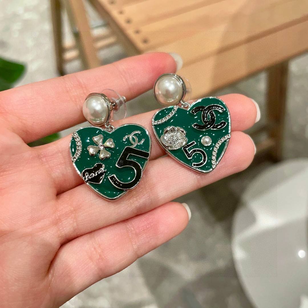  专柜同款 香奈儿✨不对称珍珠双C耳环
