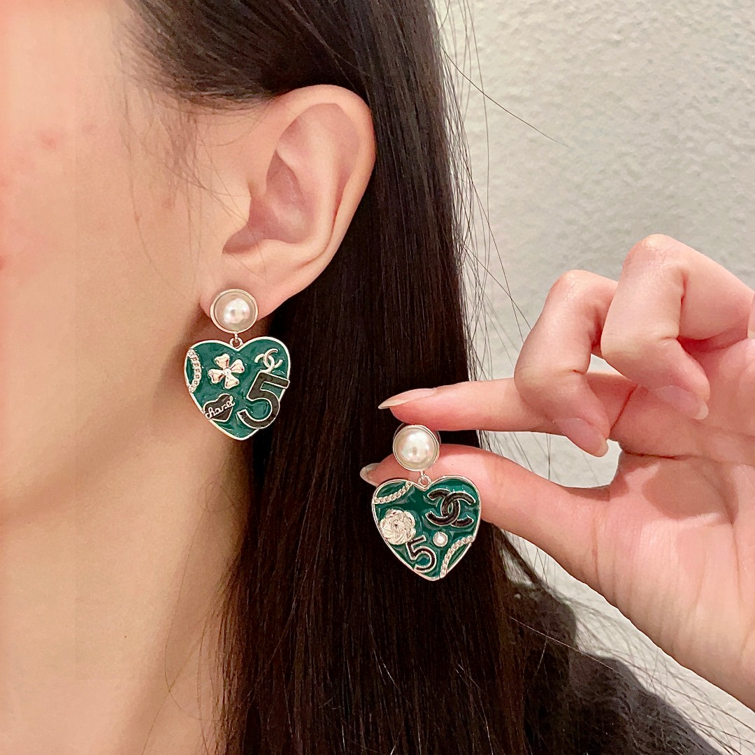  专柜同款 香奈儿✨不对称珍珠双C耳环