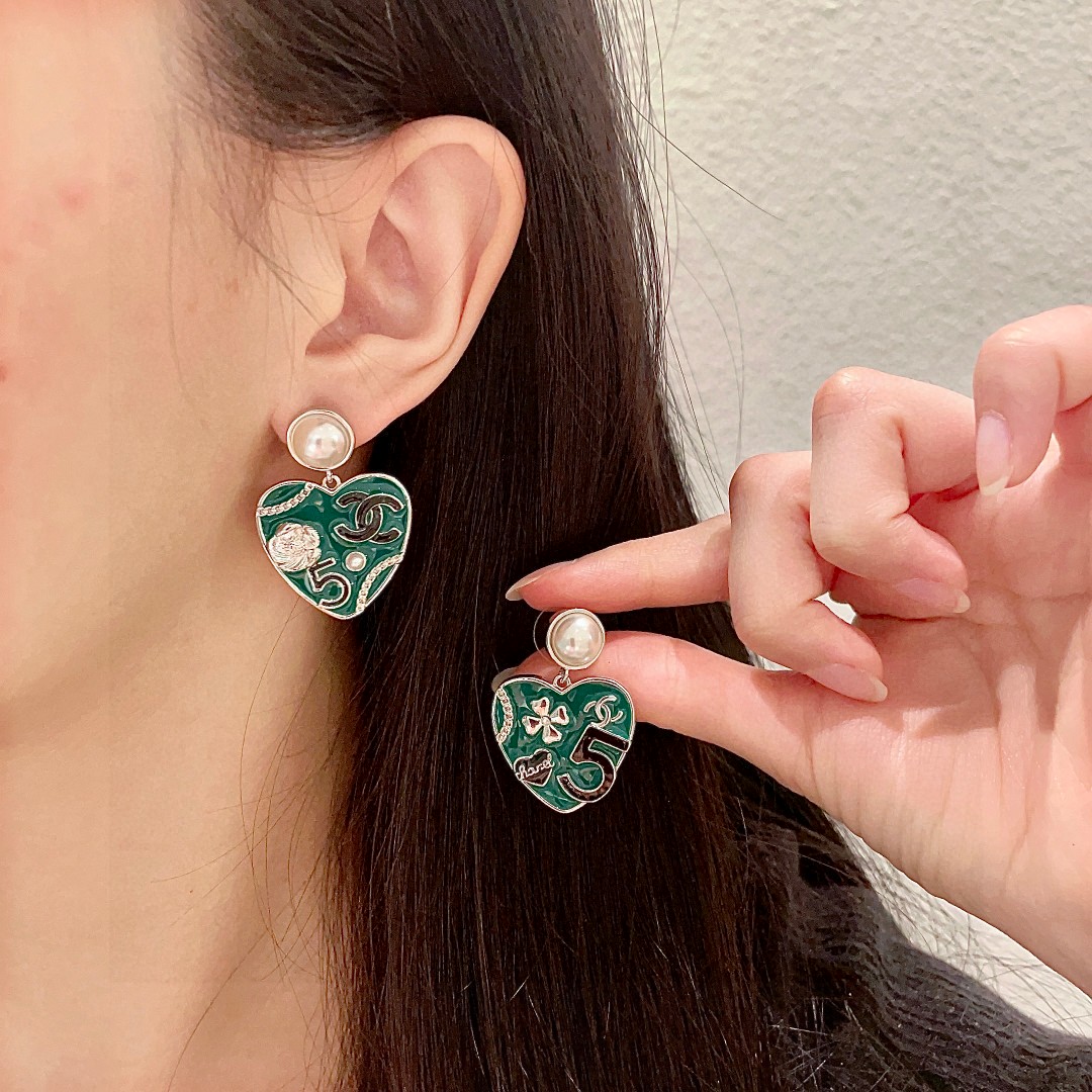  专柜同款 香奈儿✨不对称珍珠双C耳环