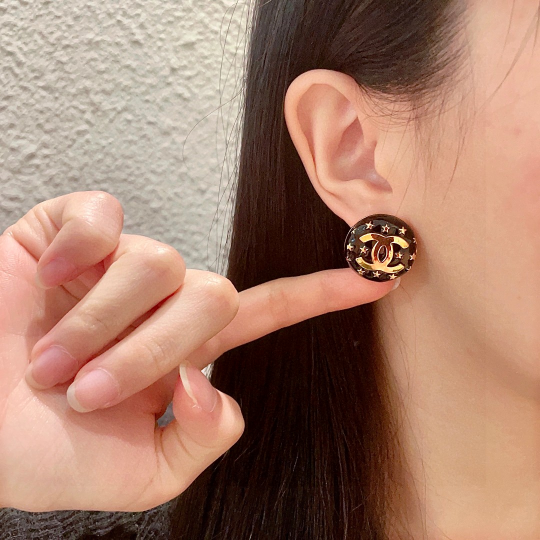  香奈儿✨星星双C耳钉