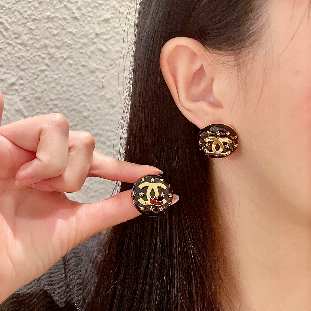  香奈儿✨星星双C耳钉