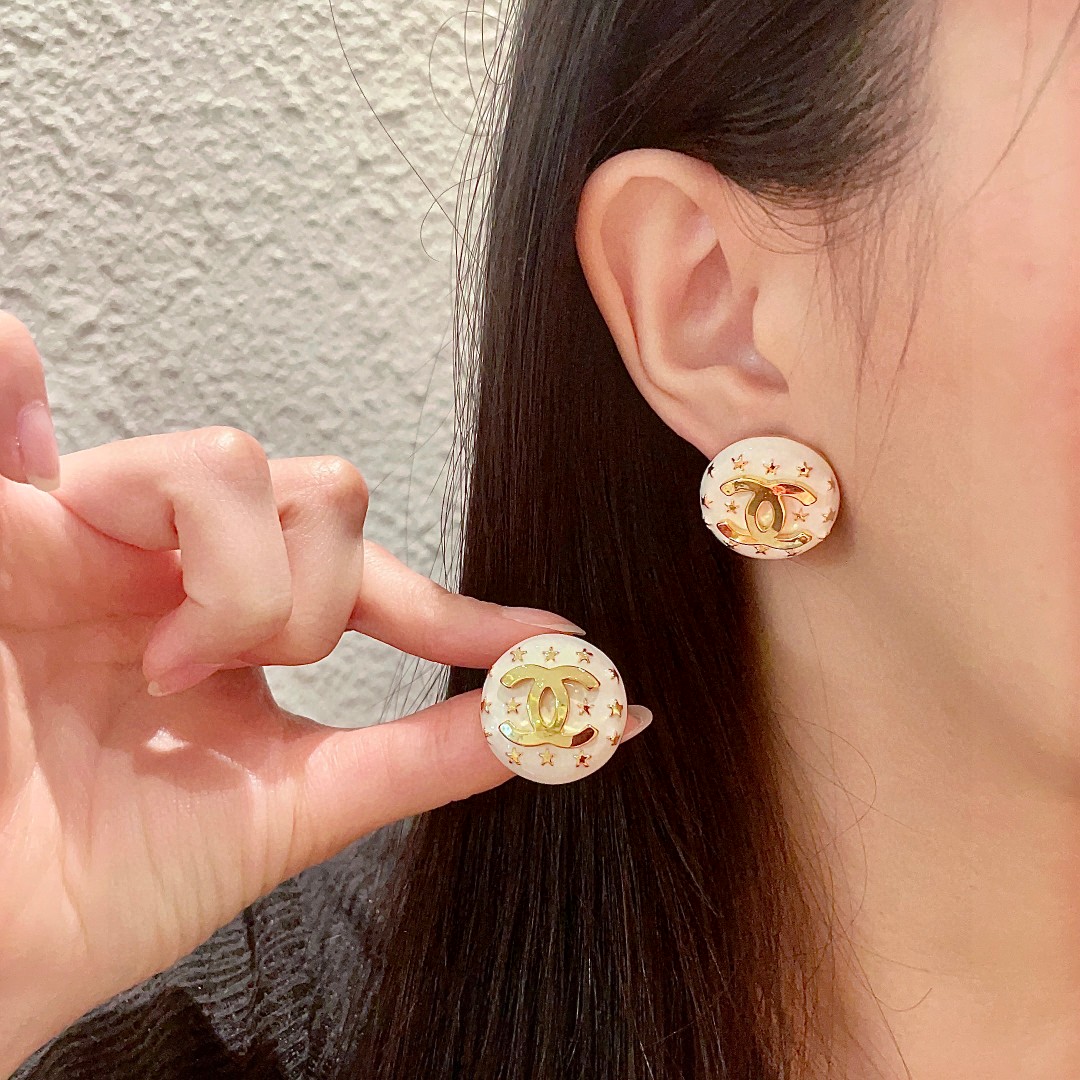  香奈儿✨星星双C耳钉