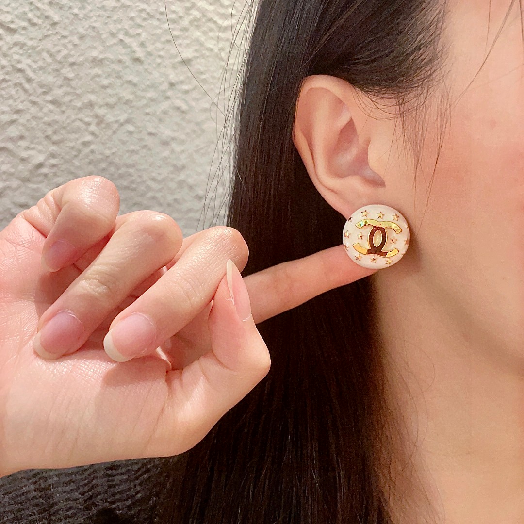  香奈儿✨星星双C耳钉