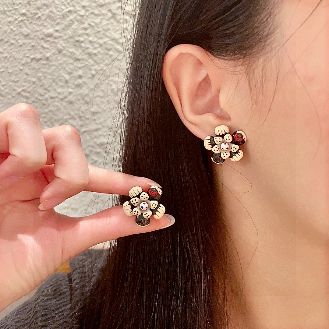  香奈儿✨双C瓢虫🐞耳钉