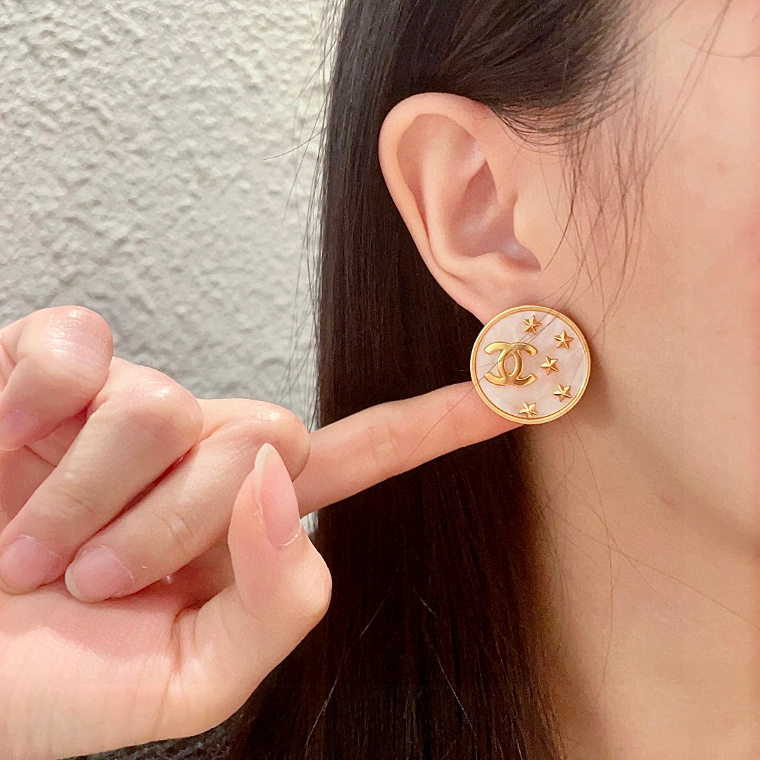  香奈儿✨星星圆形双C耳钉