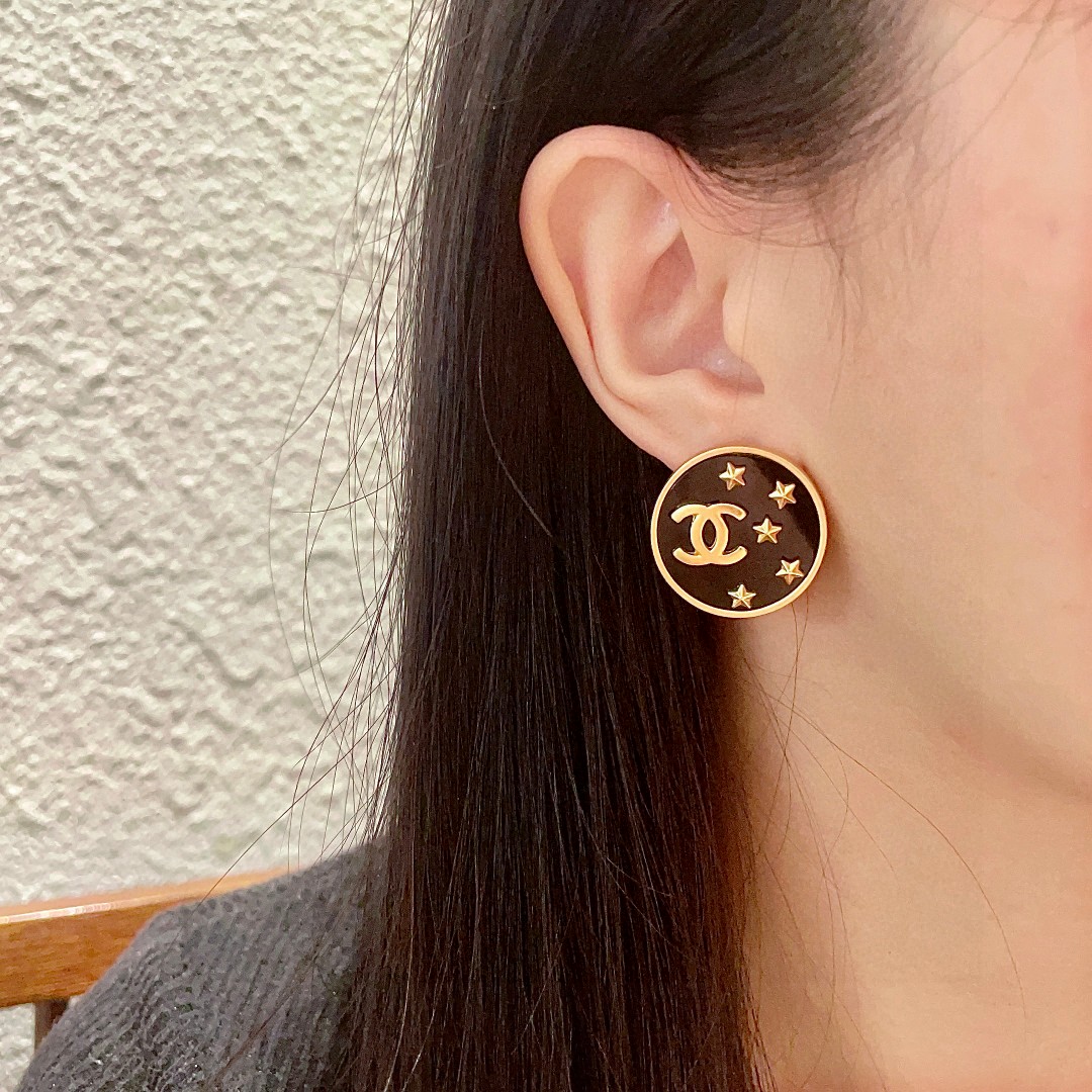  香奈儿✨星星圆形双C耳钉