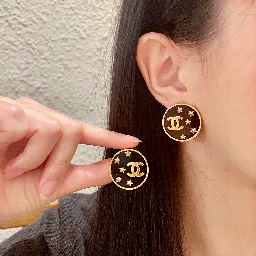  香奈儿✨星星圆形双C耳钉