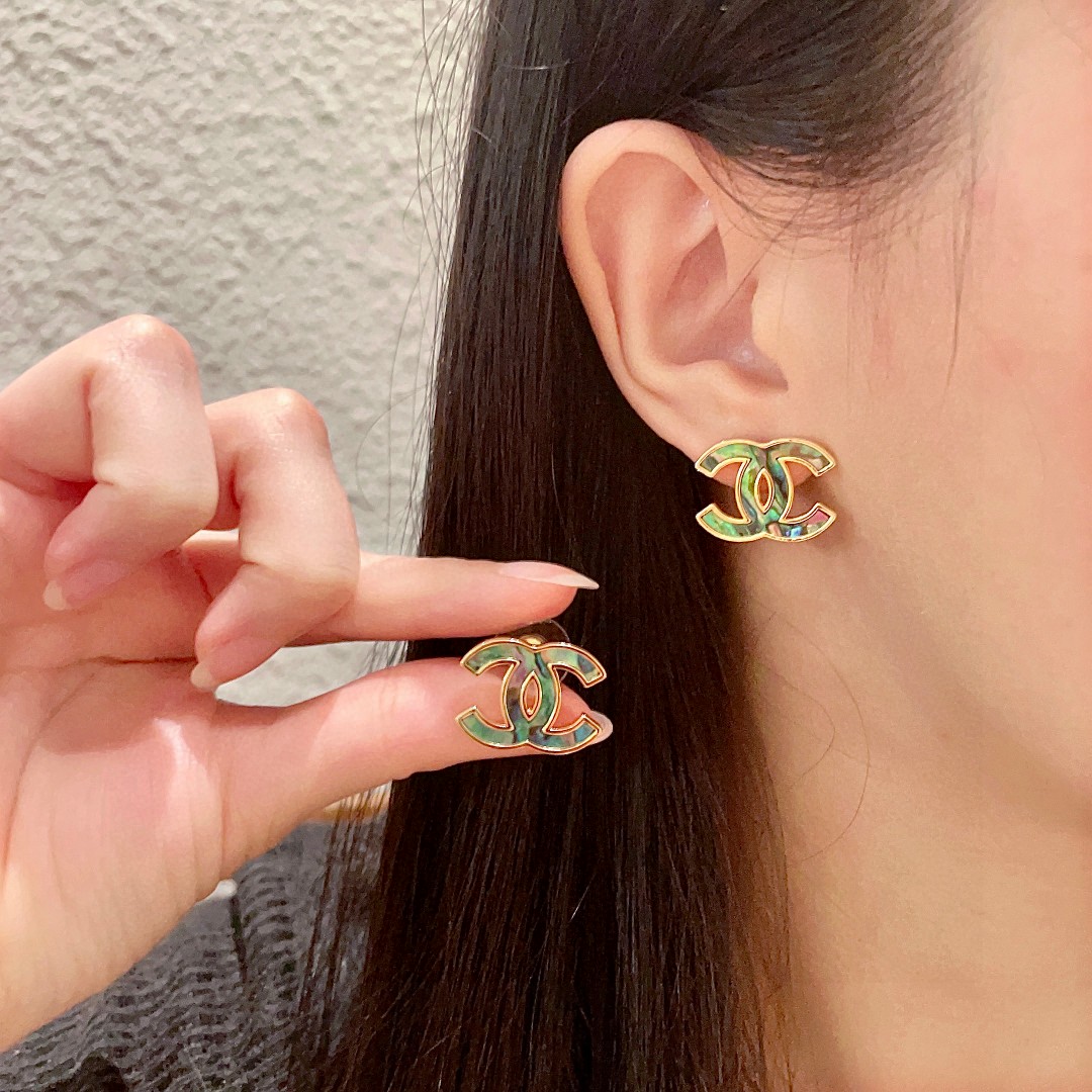  香奈儿✨经典双C耳钉