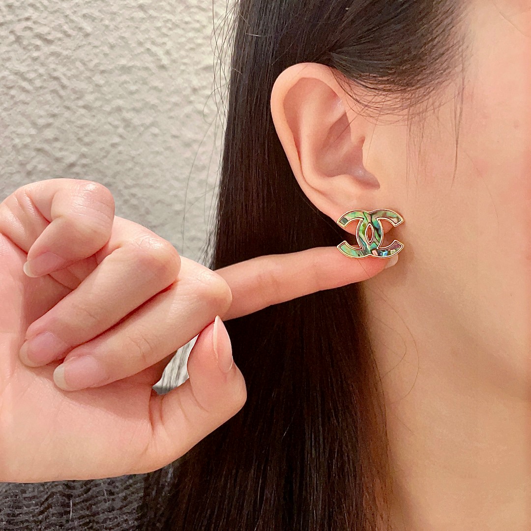  香奈儿✨经典双C耳钉