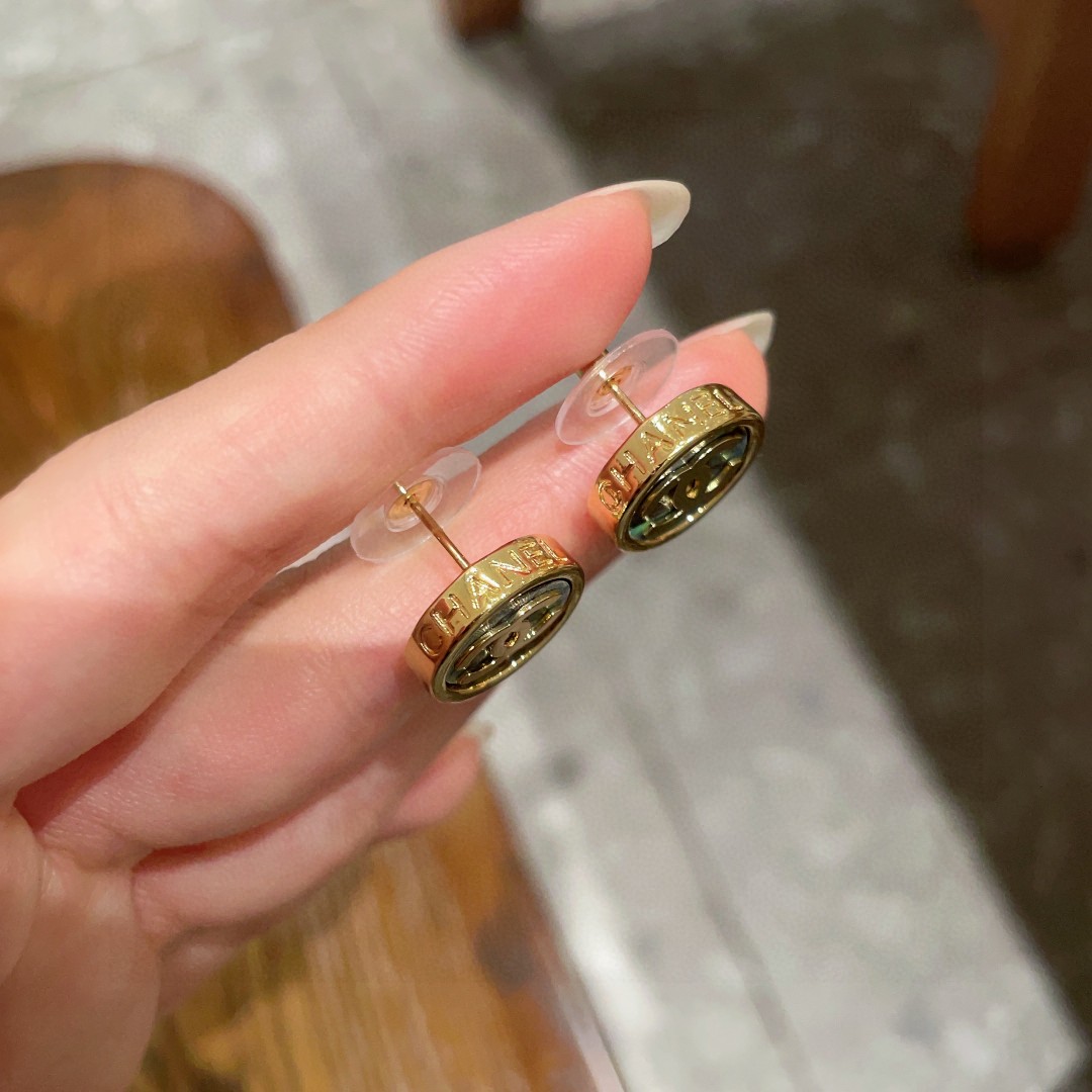  香奈儿✨经典双C耳钉