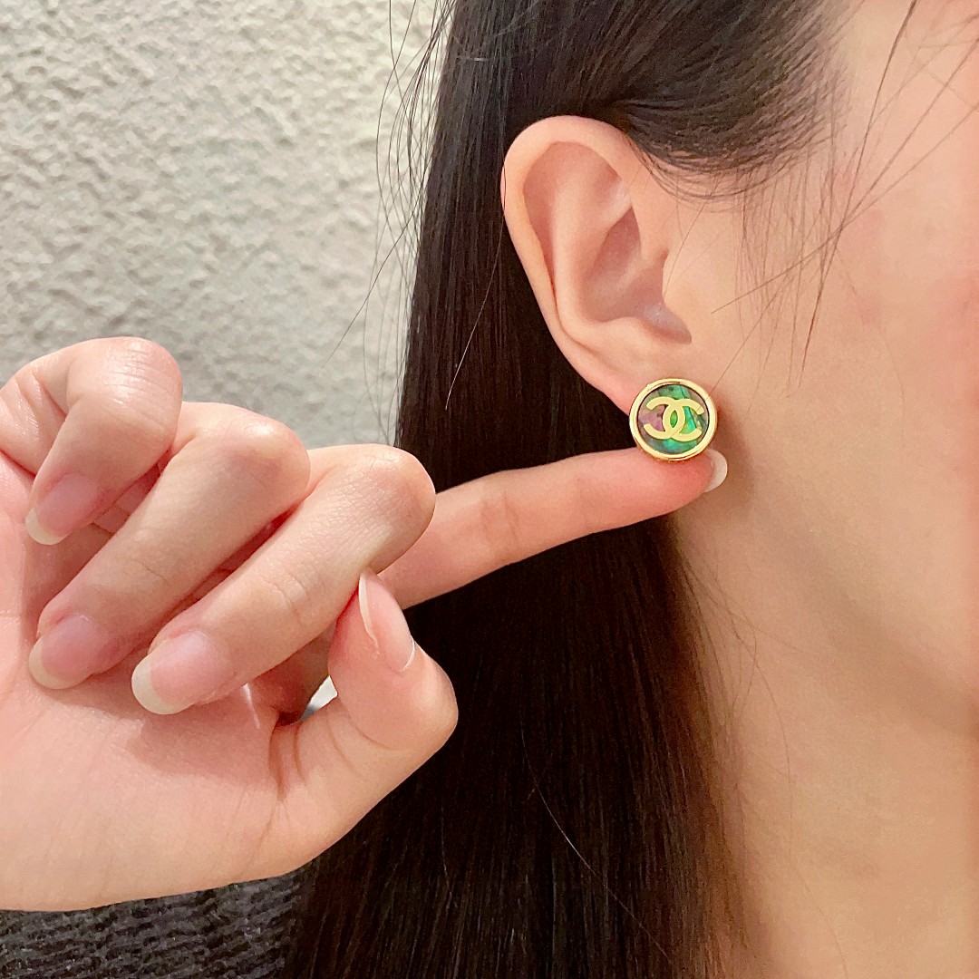  香奈儿✨经典双C耳钉