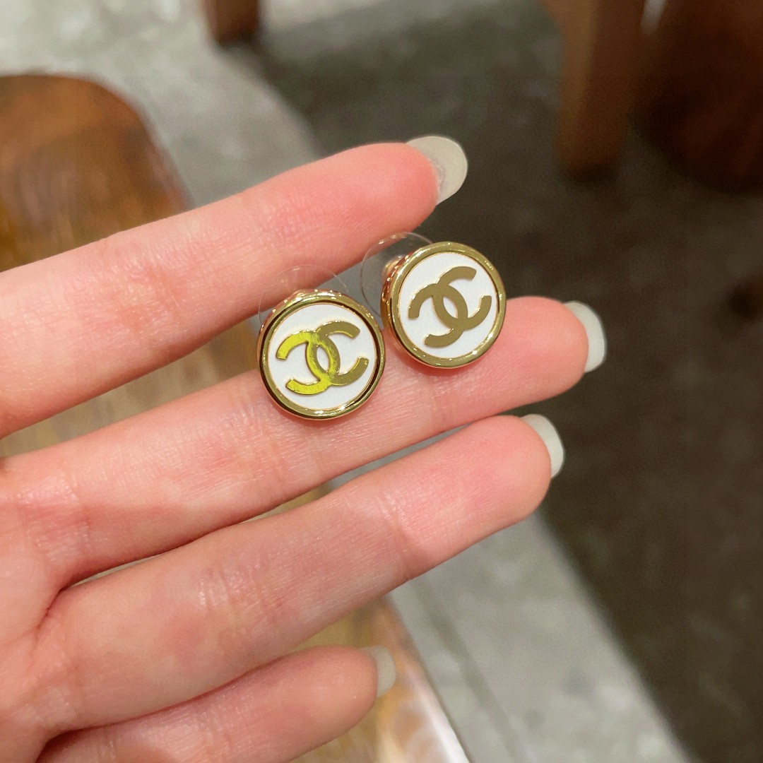  香奈儿✨经典双C耳钉