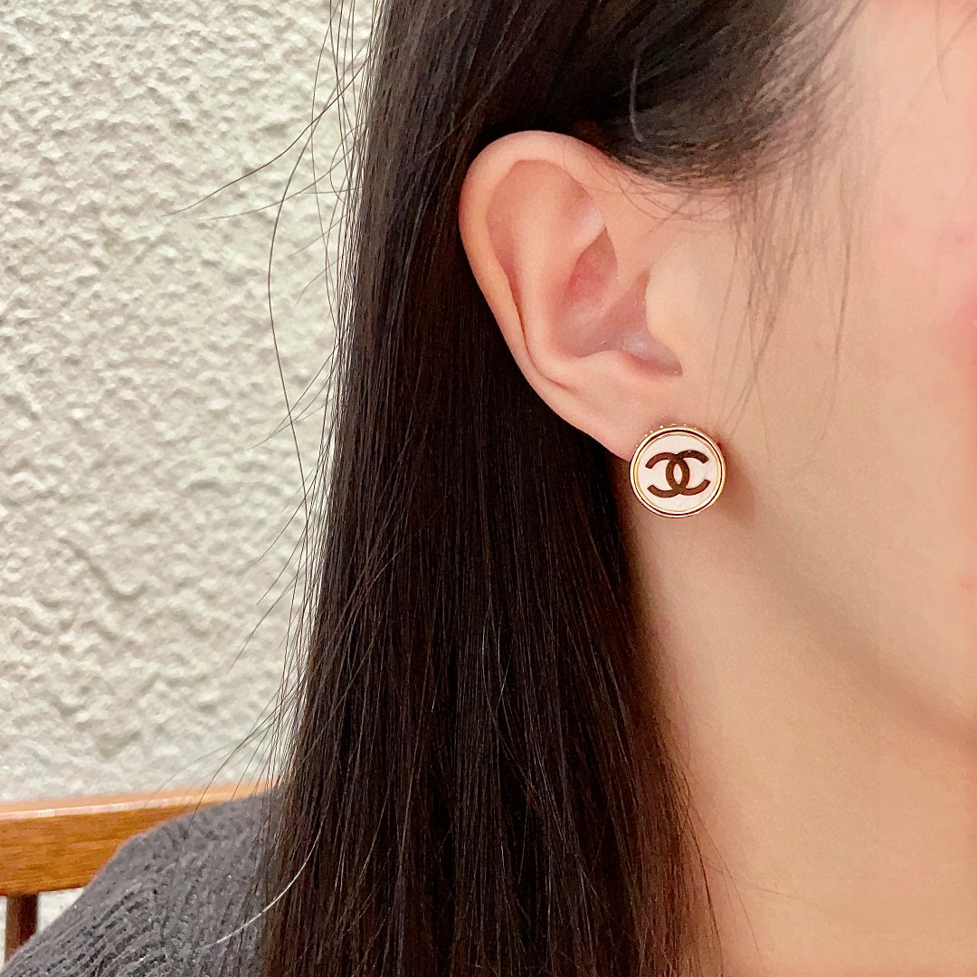 香奈儿✨经典双C耳钉