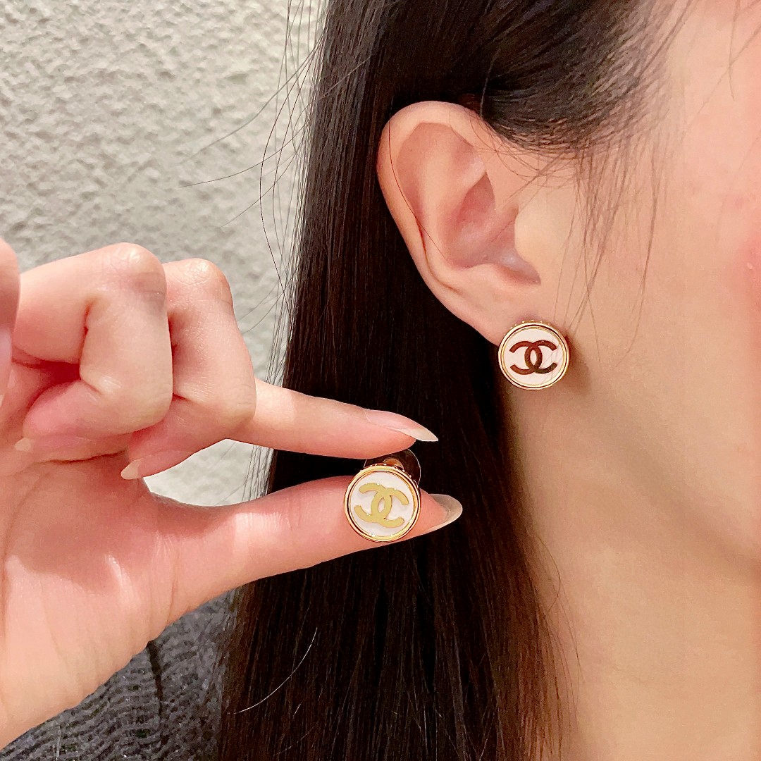  香奈儿✨经典双C耳钉
