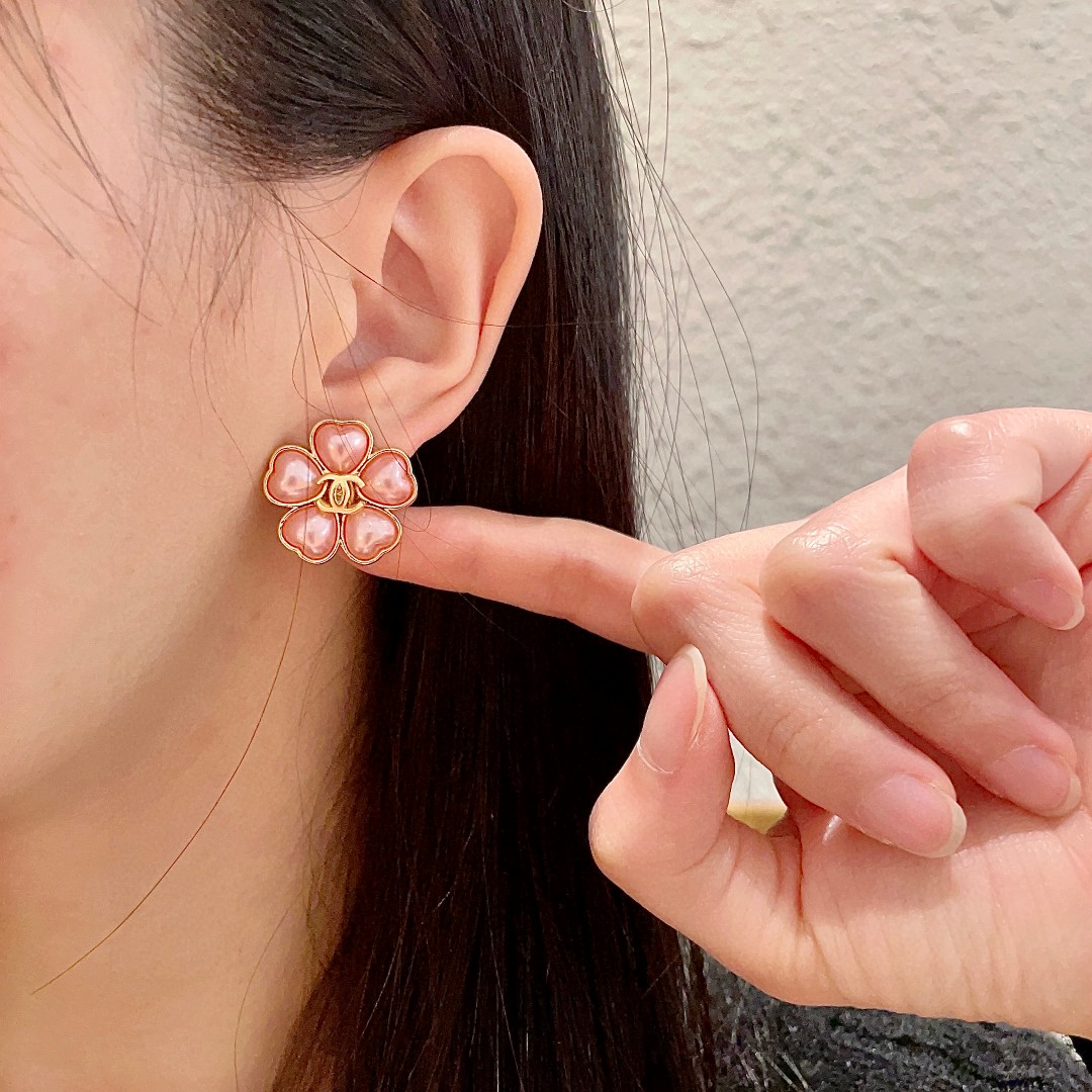  香奈儿✨山茶花🌸双C耳钉