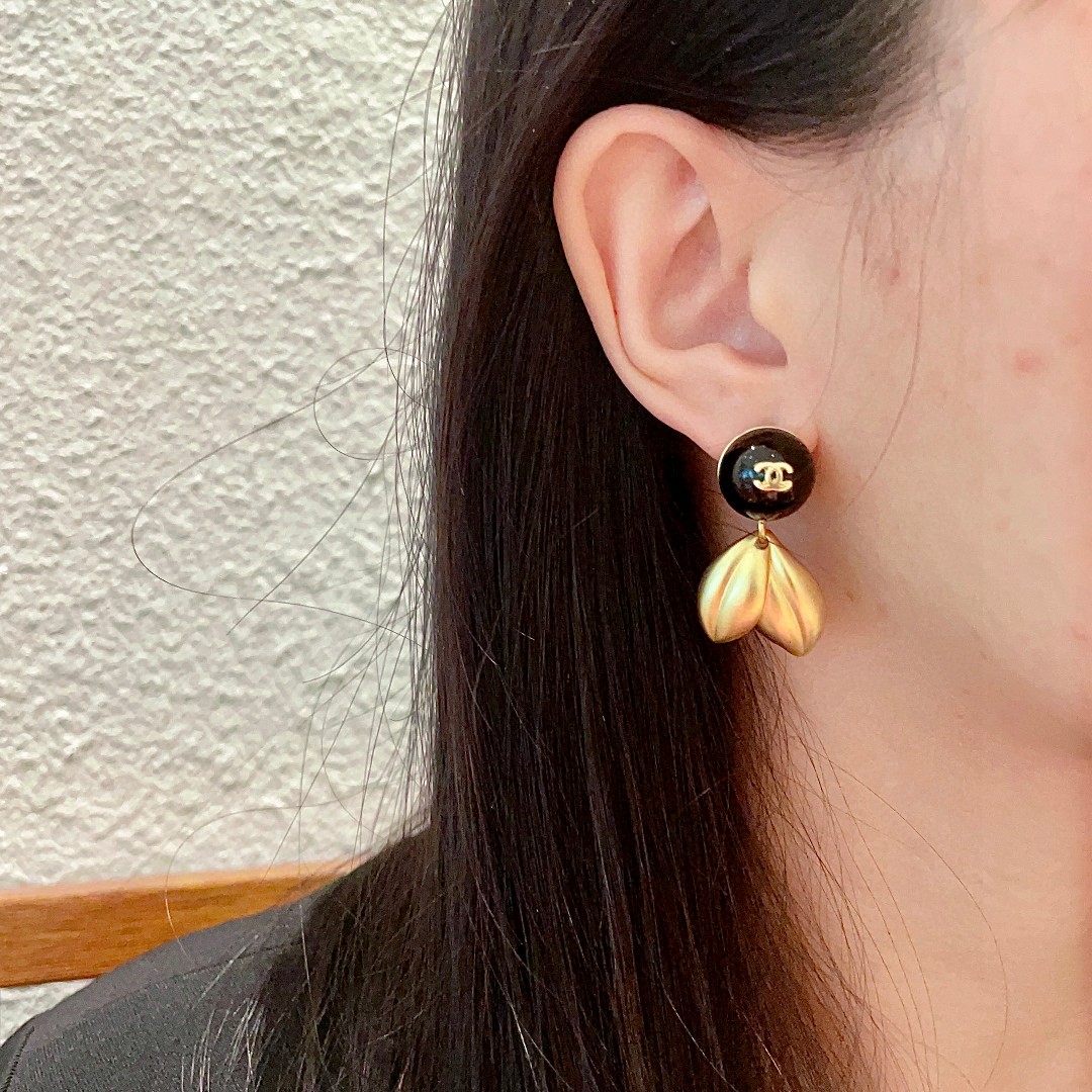  香奈儿✨双C耳环