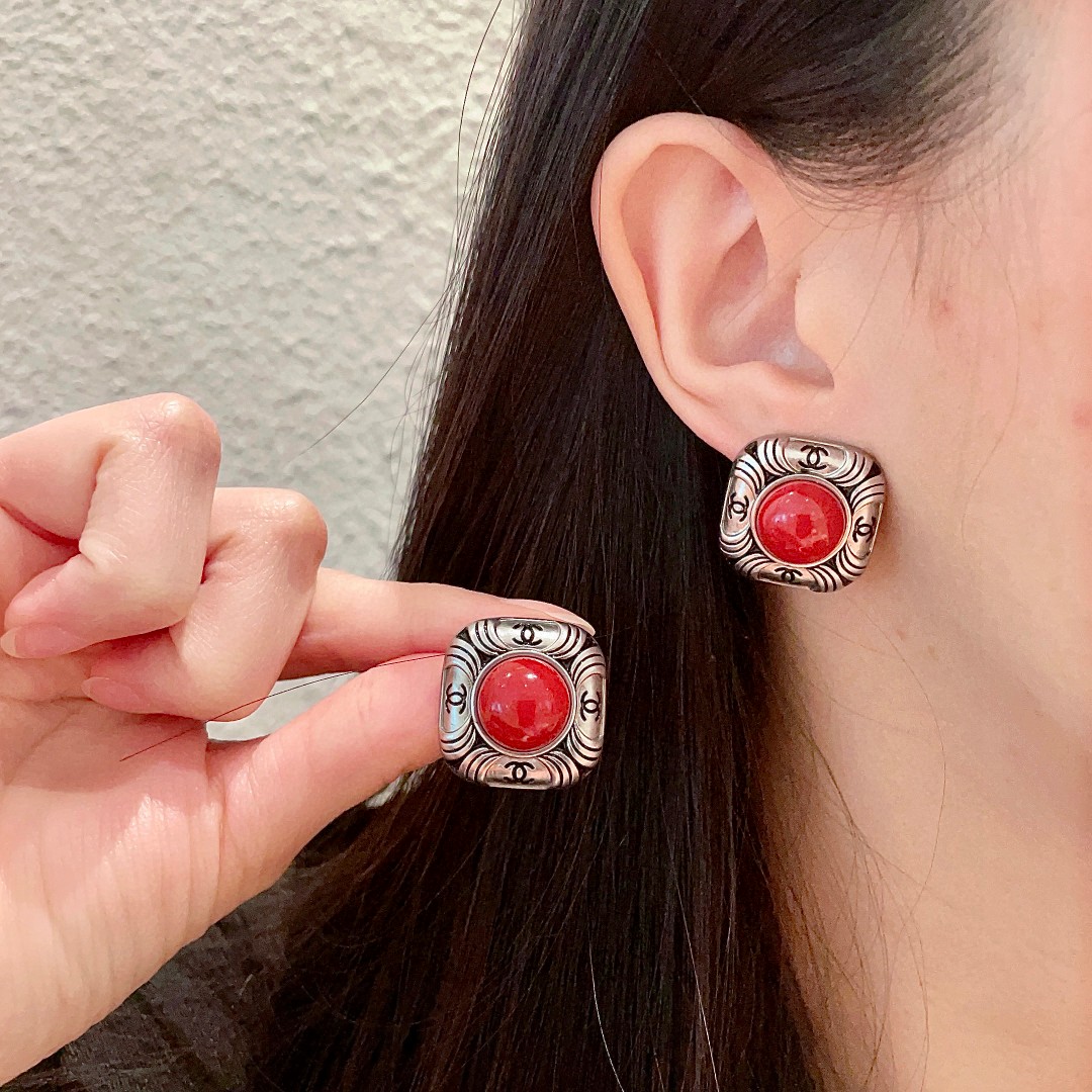  香奈儿✨双C耳钉