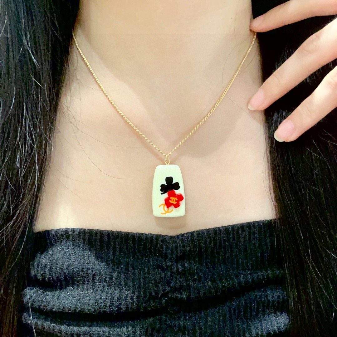  香奈儿✨山茶花双C项链
