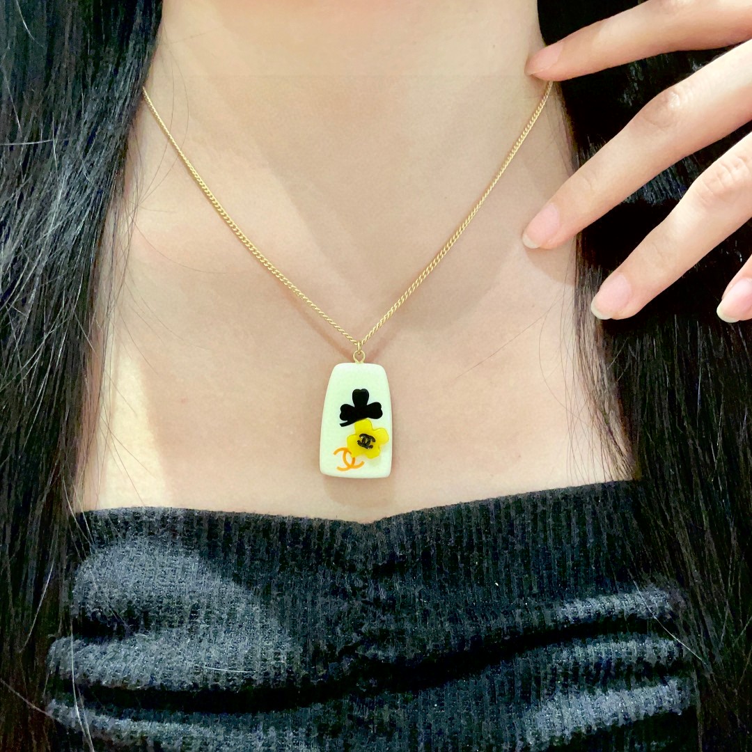  香奈儿✨山茶花双C项链