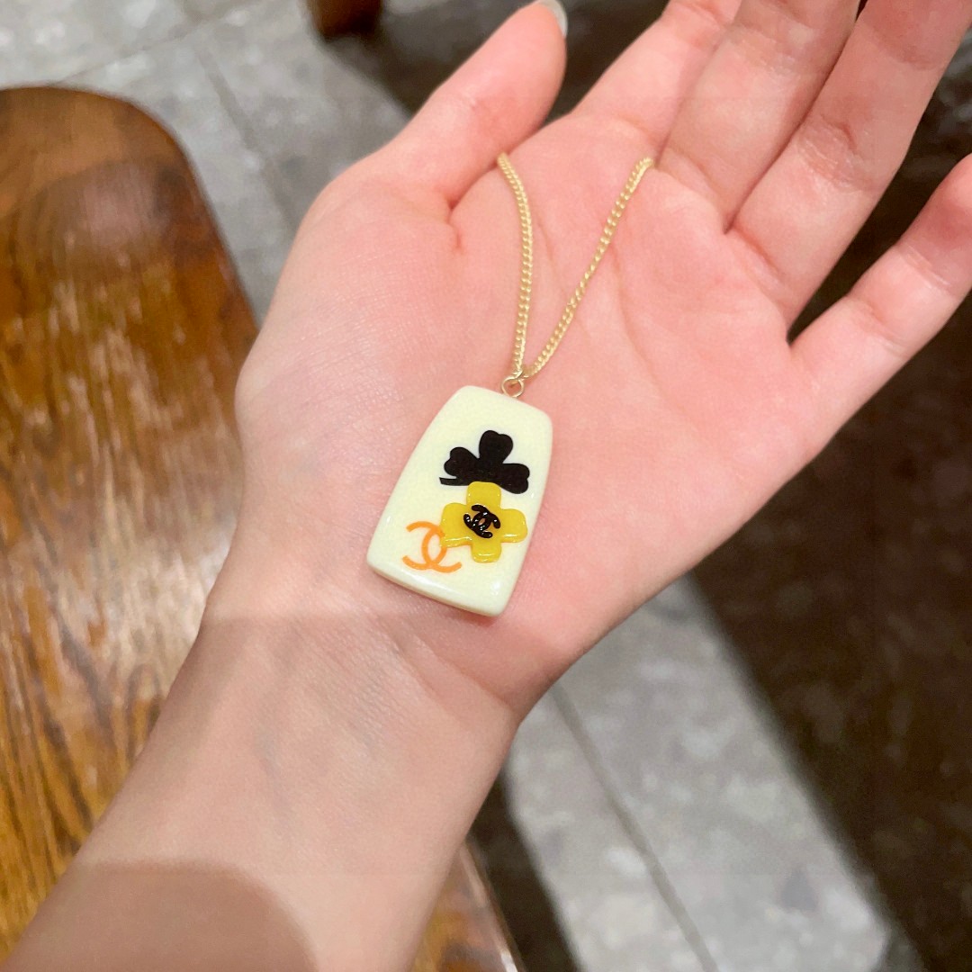  香奈儿✨山茶花双C项链