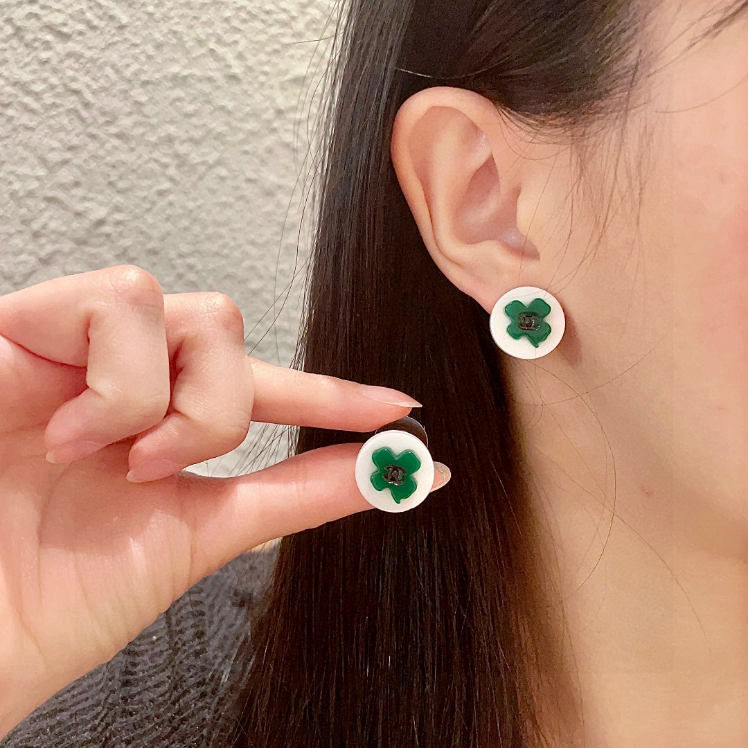 香奈儿✨山茶花双C耳钉