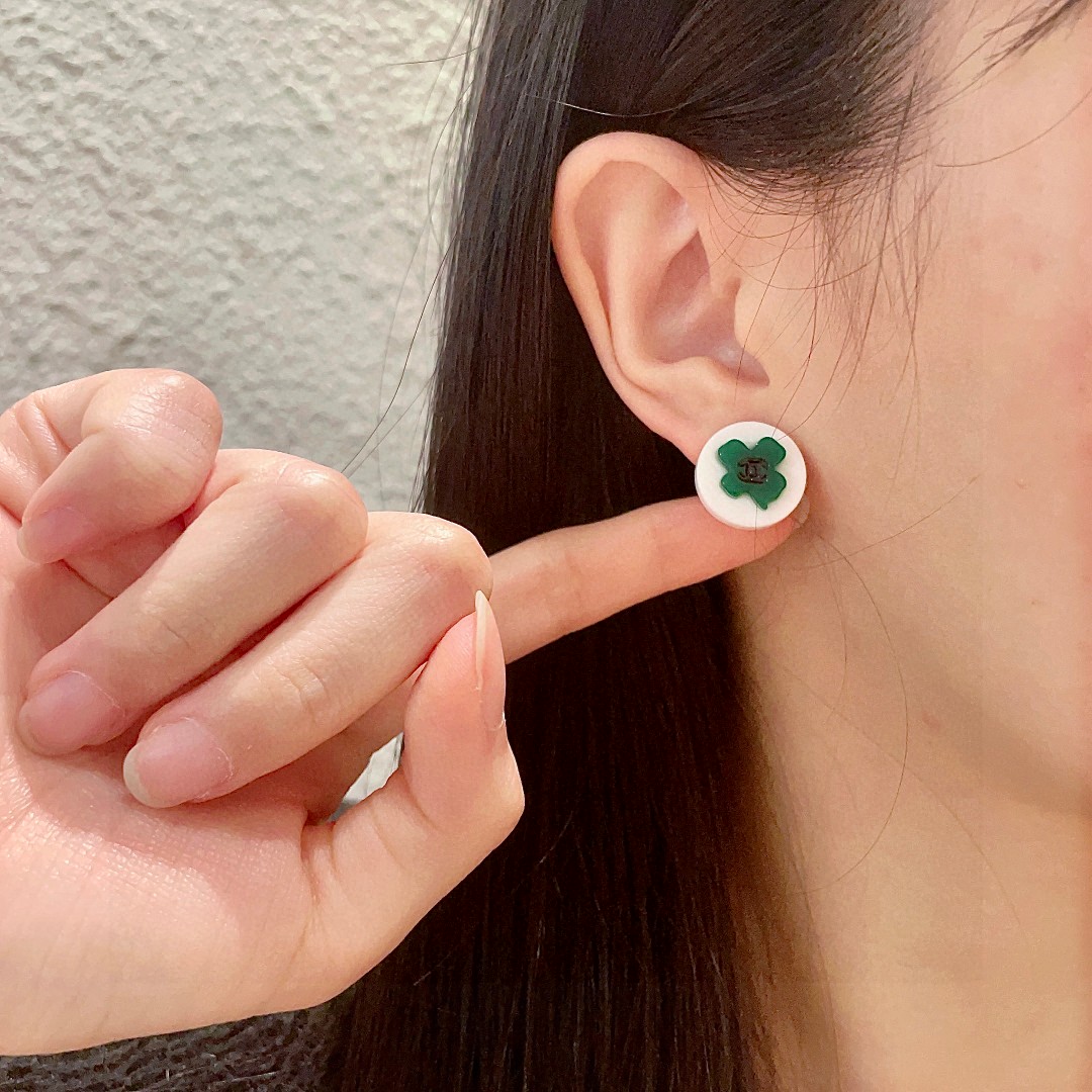  香奈儿✨山茶花双C耳钉