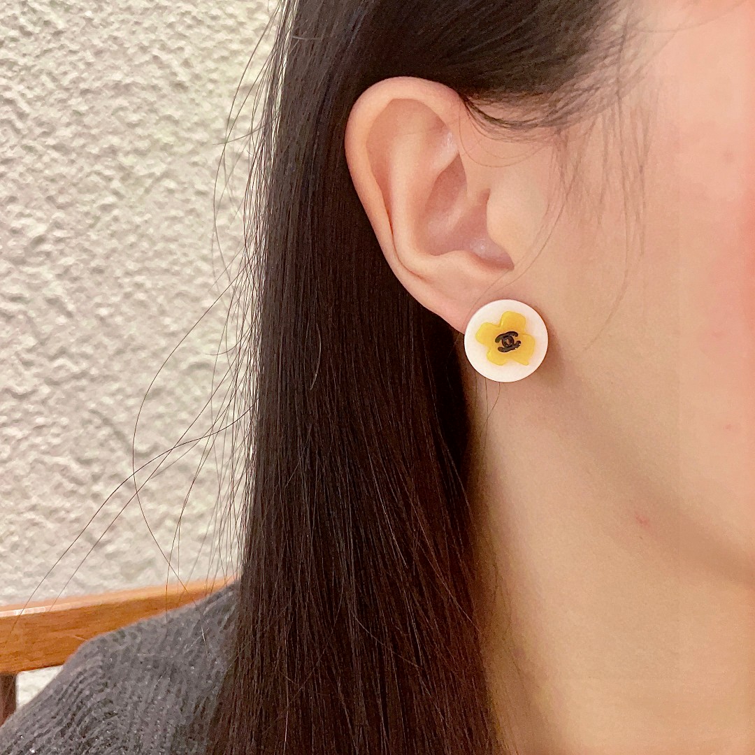  香奈儿✨山茶花双C耳钉