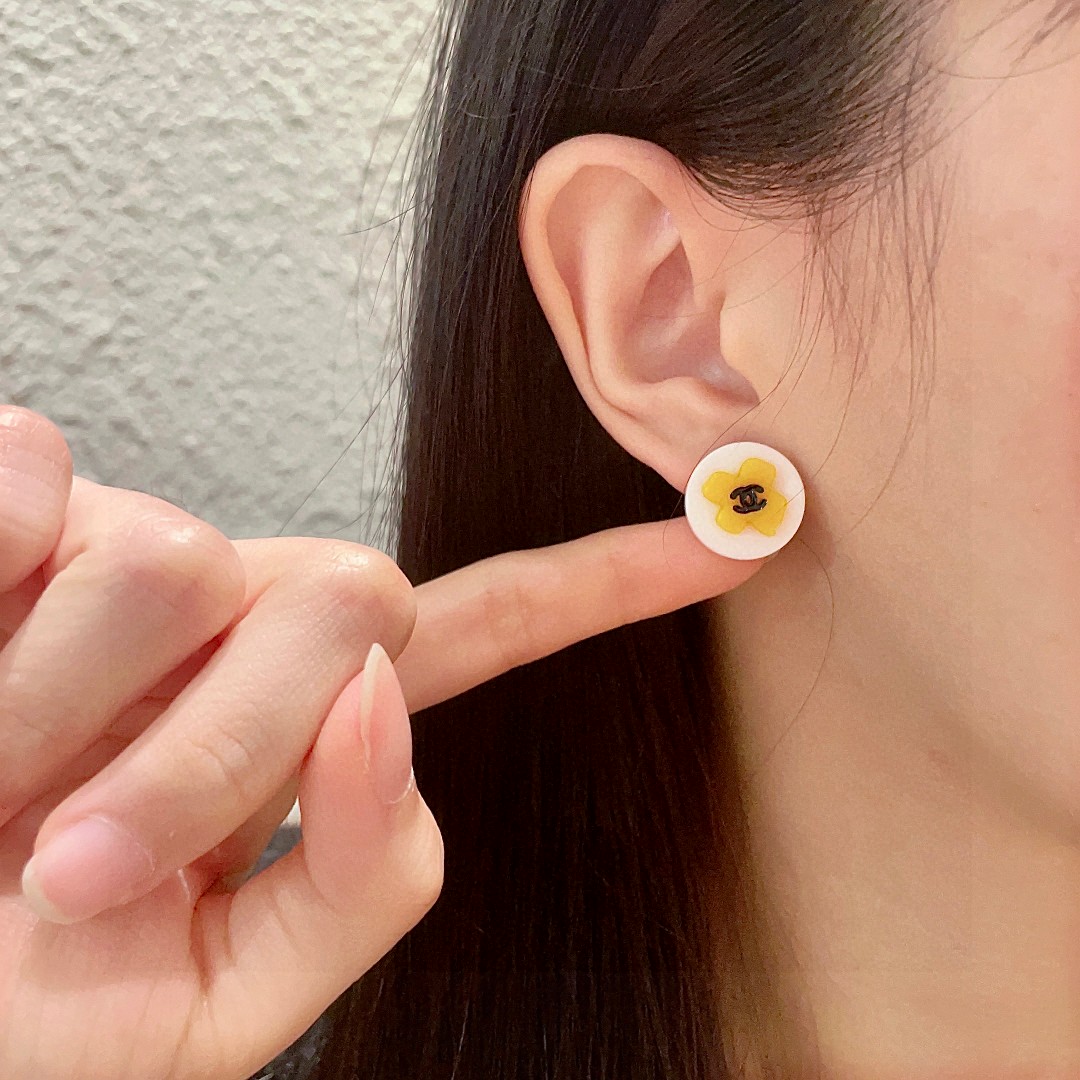  香奈儿✨山茶花双C耳钉