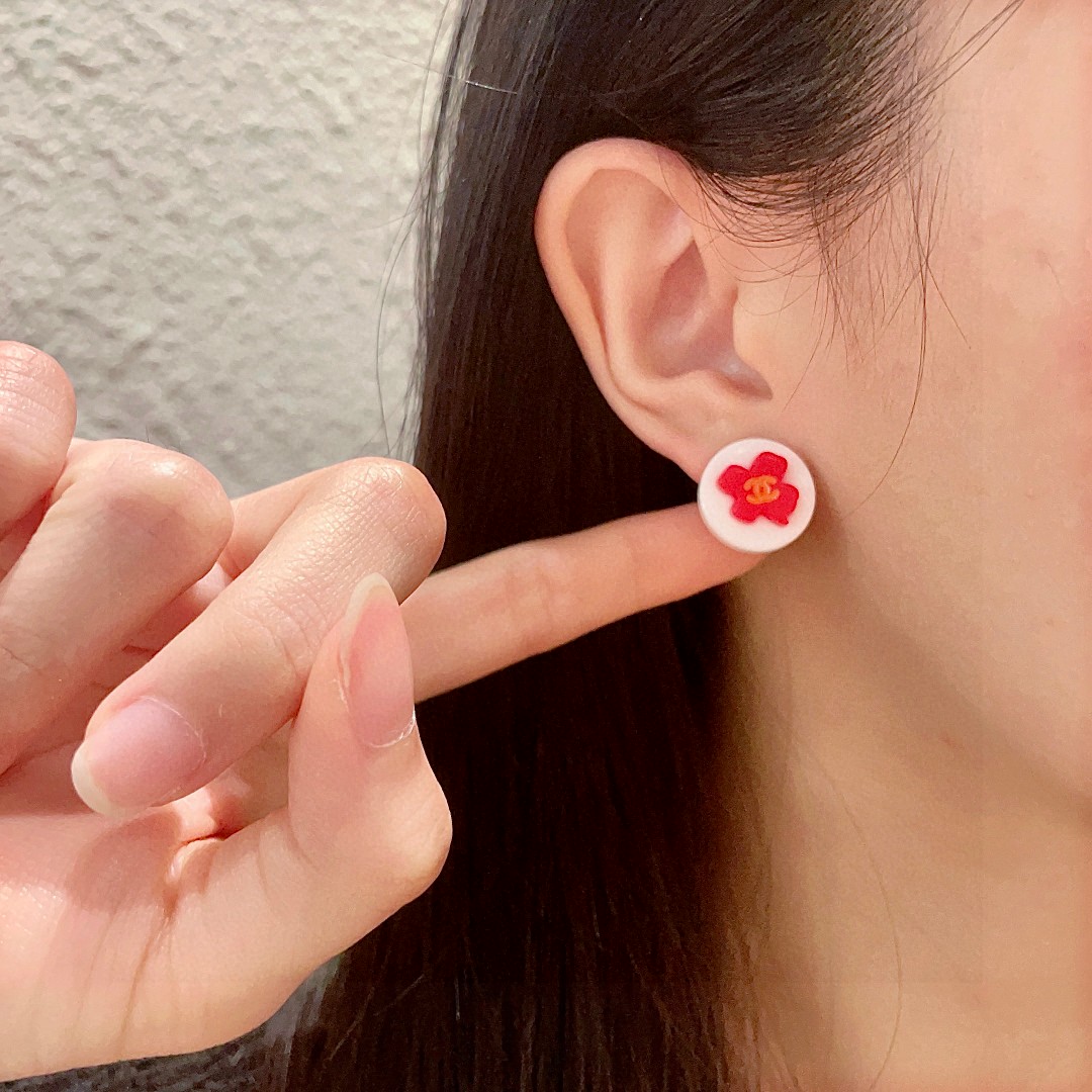  香奈儿✨山茶花双C耳钉