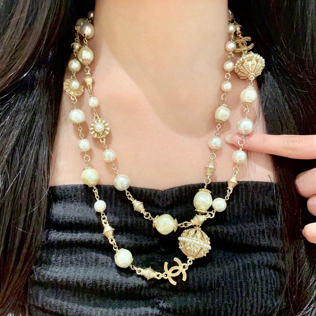  香奈儿✨珍珠双C毛衣链
