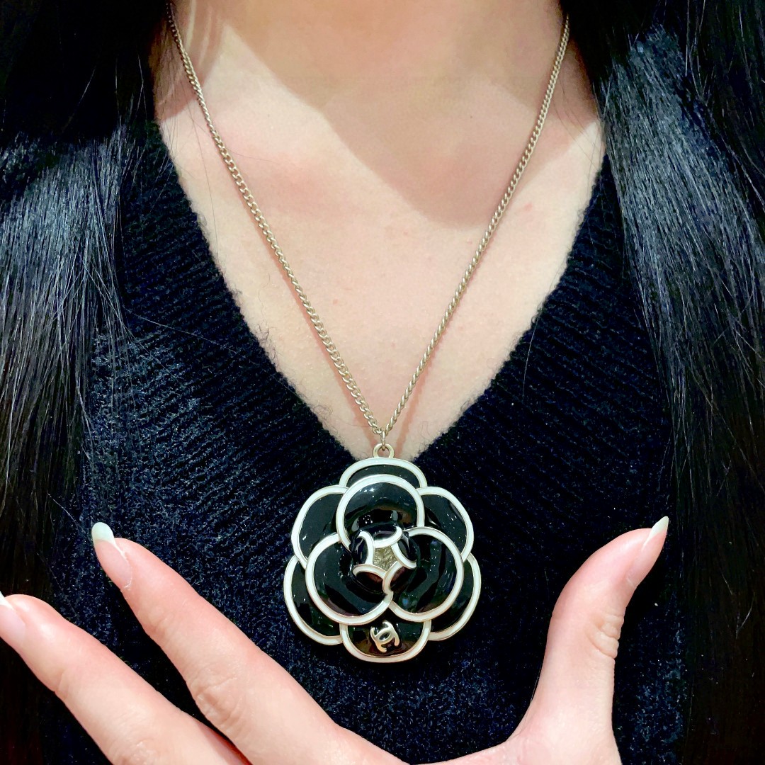  香奈儿✨山茶花🌸双C项链