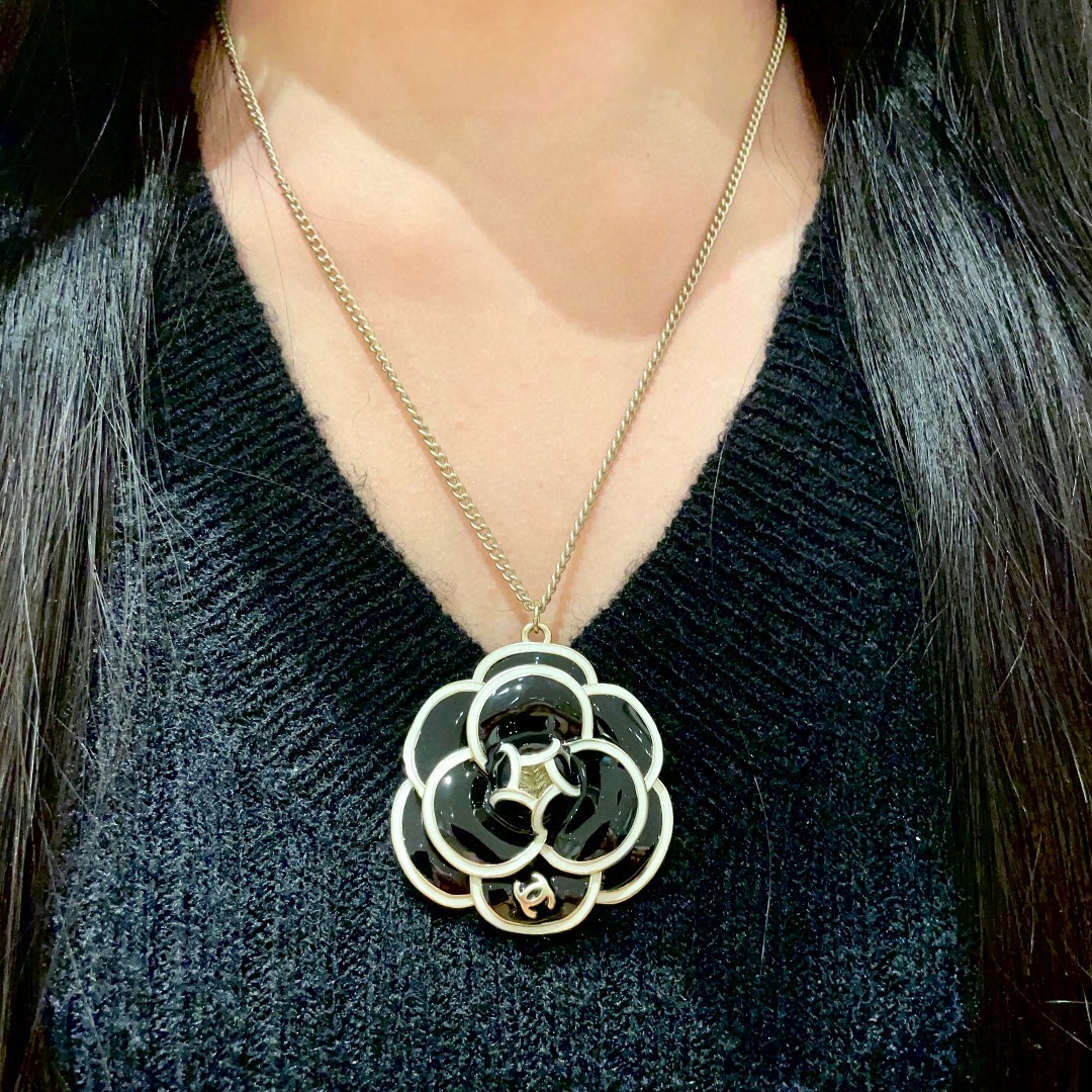  香奈儿✨山茶花🌸双C项链