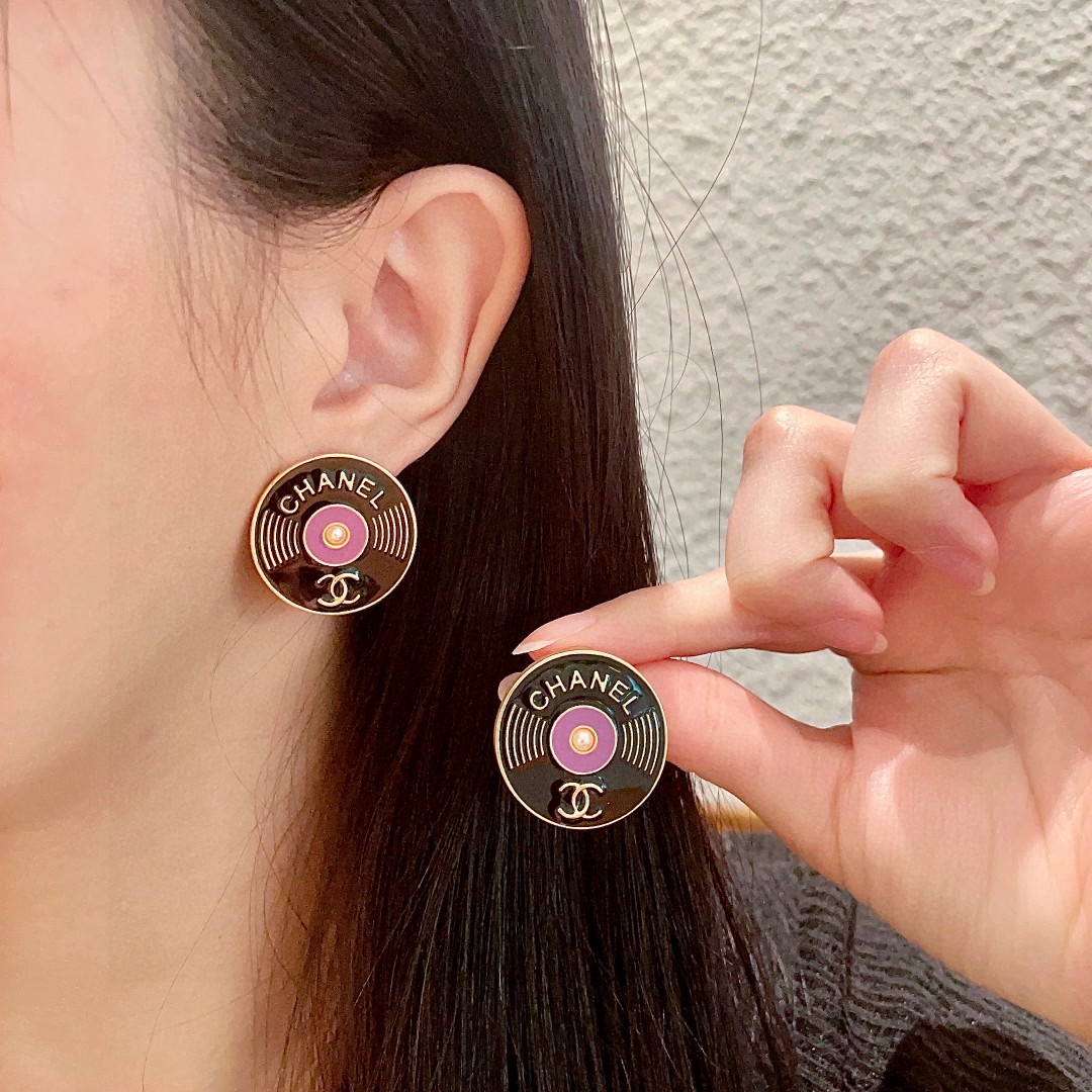  香奈儿✨经典双C字母耳钉