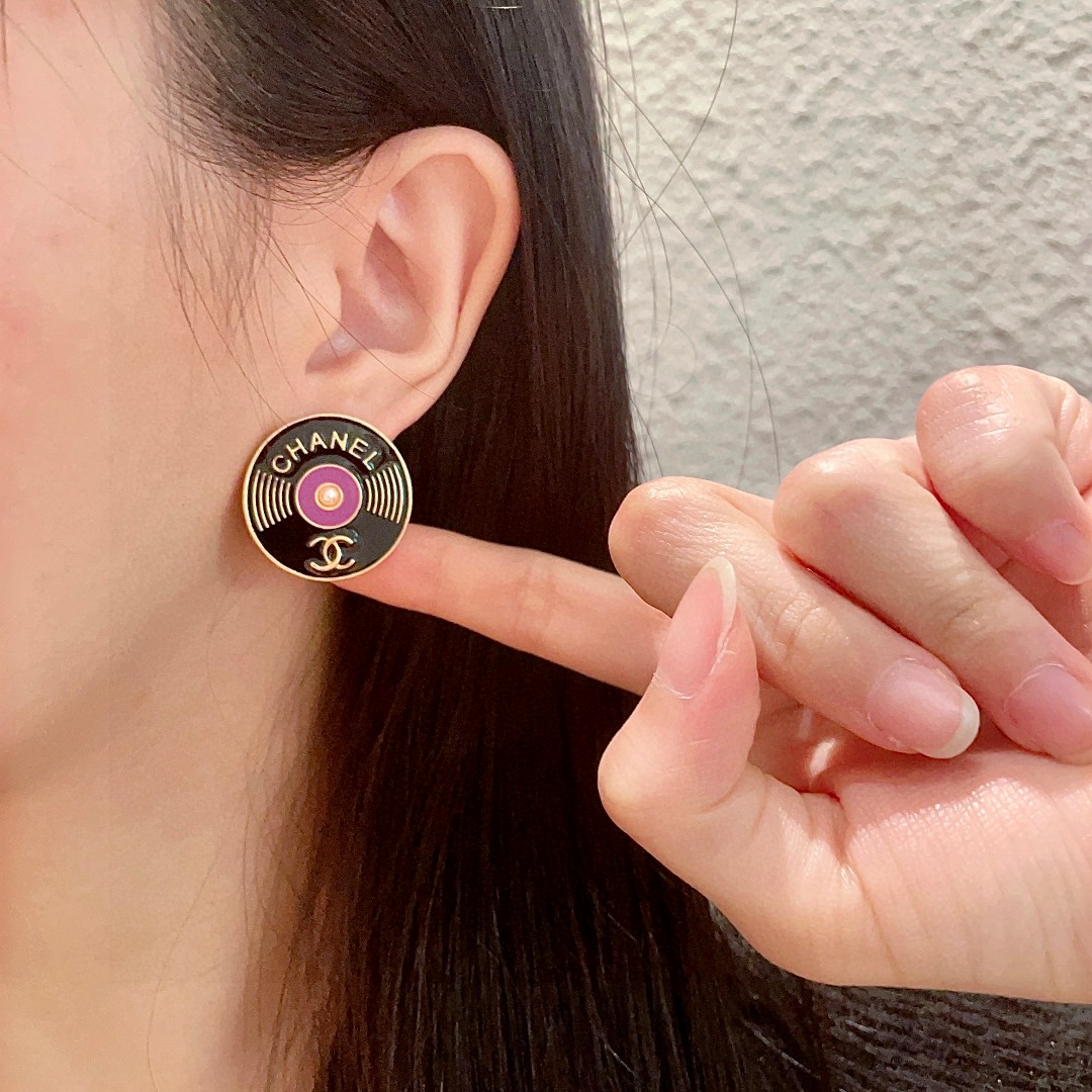  香奈儿✨经典双C字母耳钉