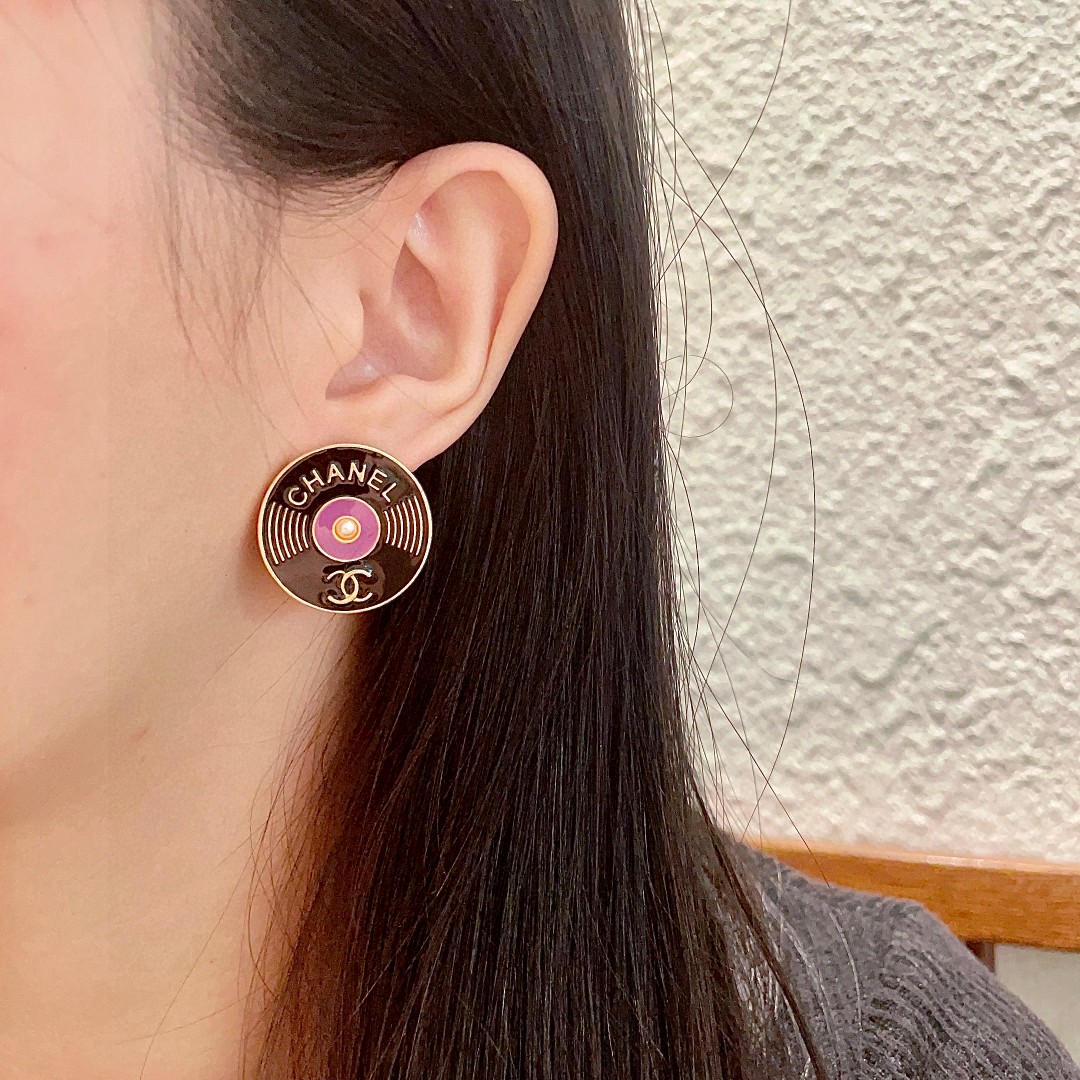  香奈儿✨经典双C字母耳钉