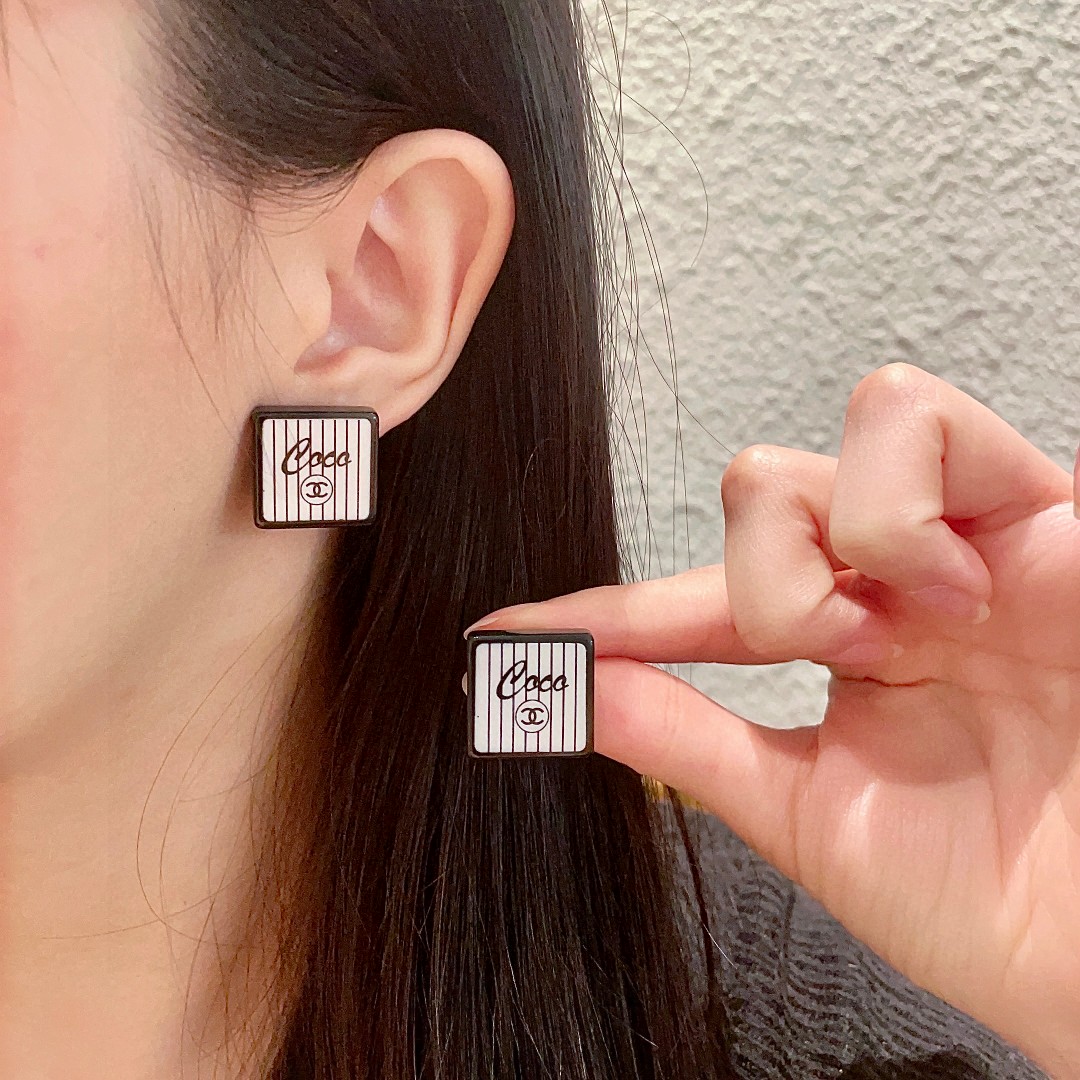  香奈儿✨经典双C耳钉