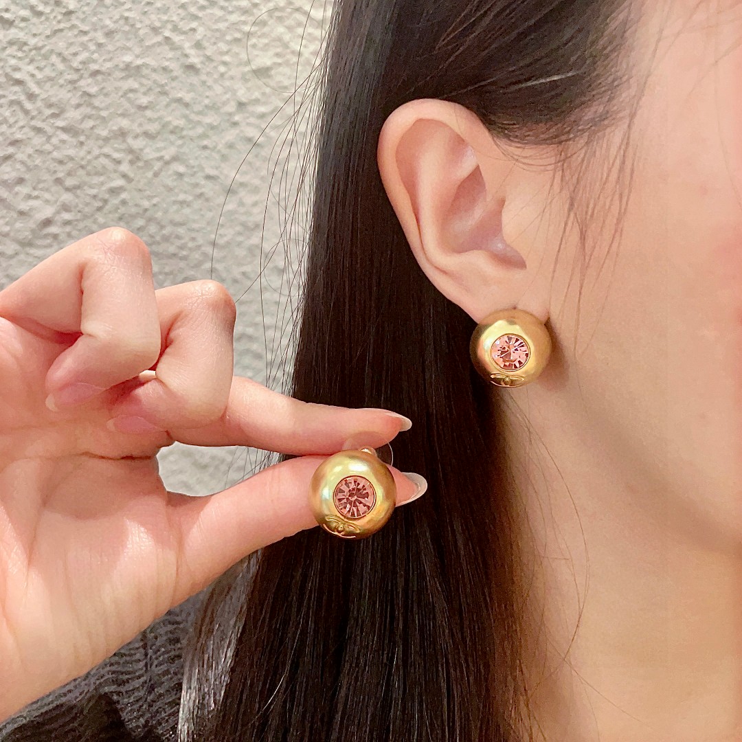  香奈儿✨经典双C耳钉