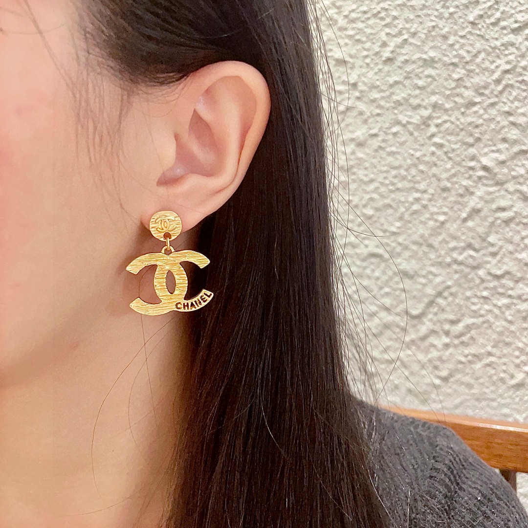  香奈儿✨双C耳环