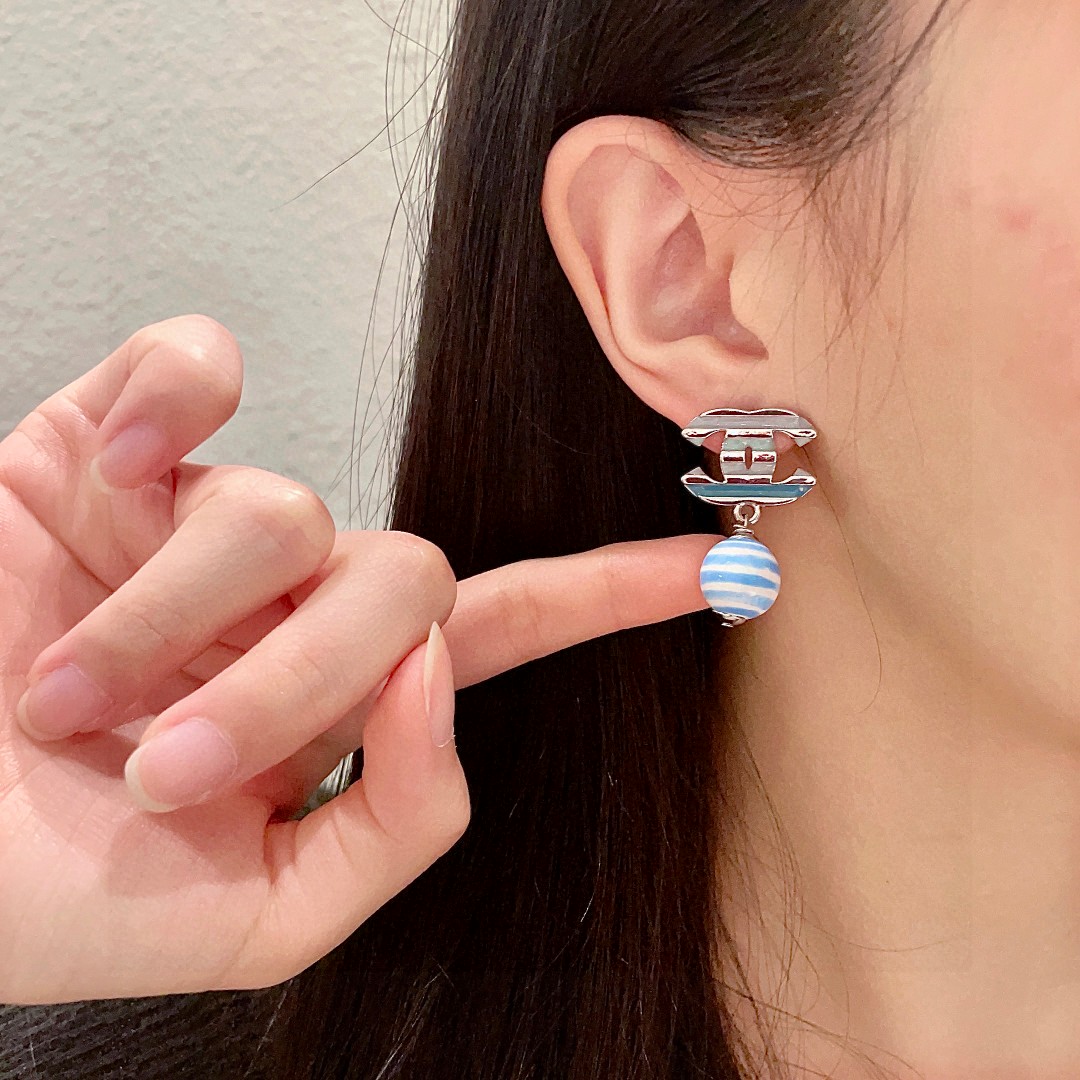  香奈儿✨双C拼色耳环