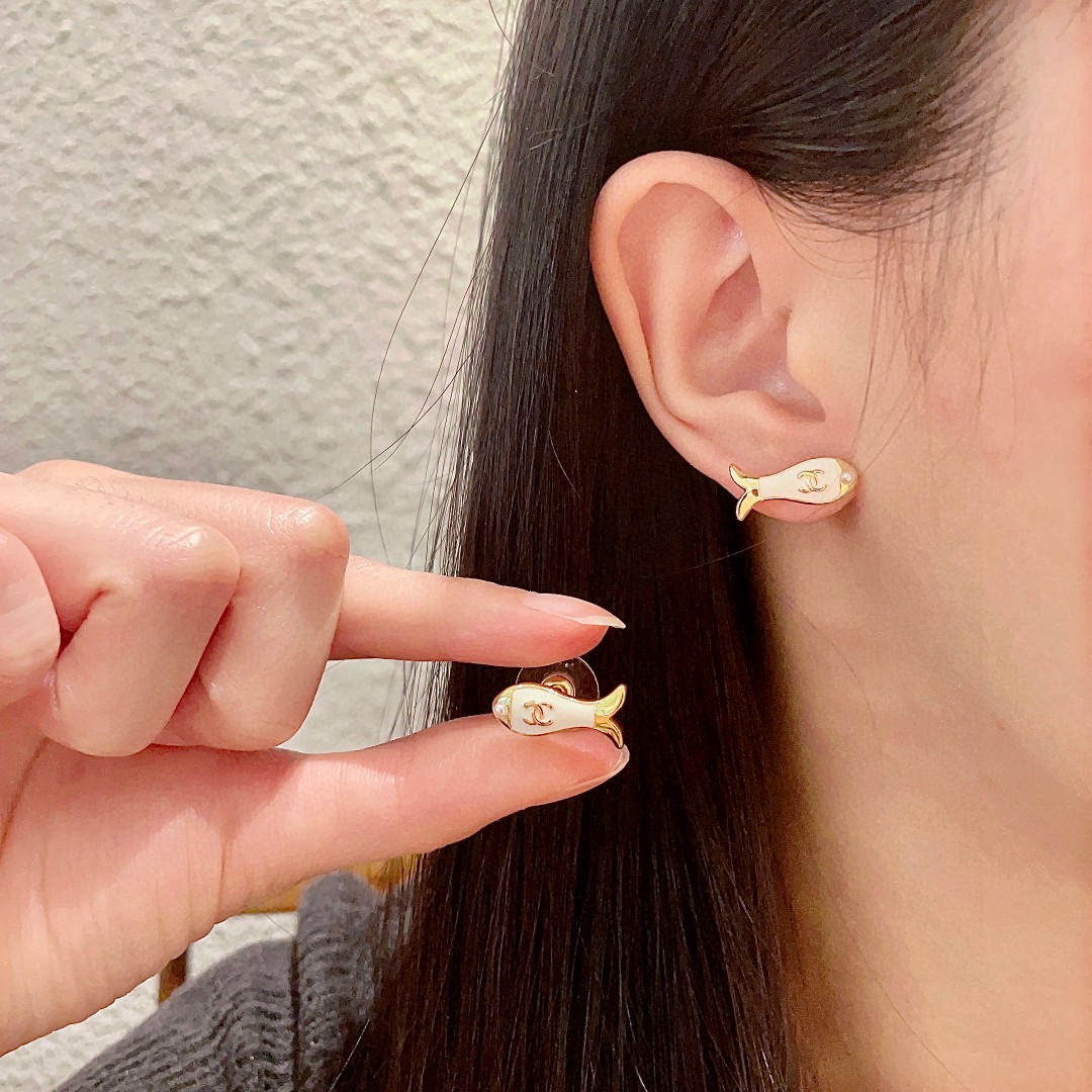  香奈儿✨经典双C耳钉