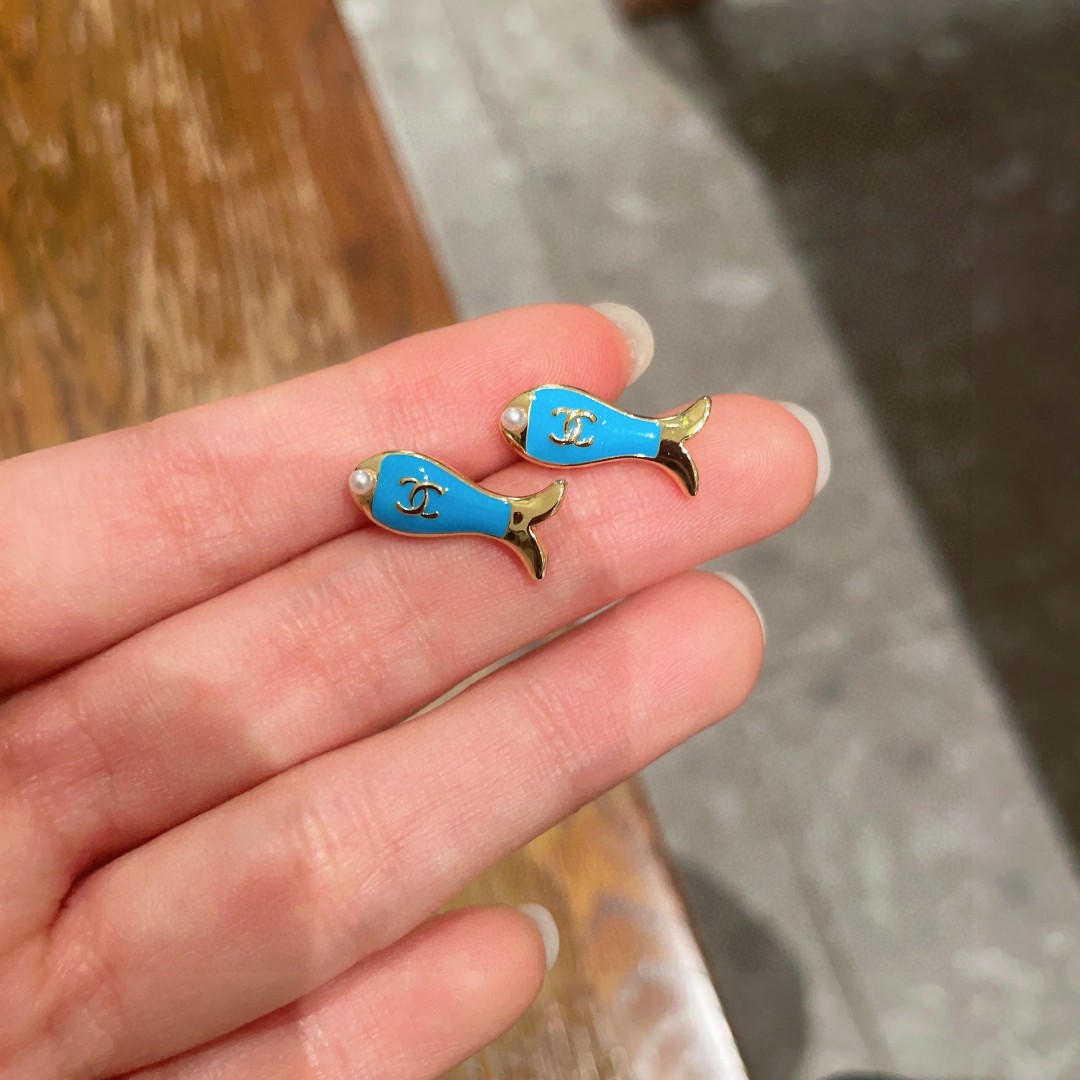  香奈儿✨经典双C耳钉
