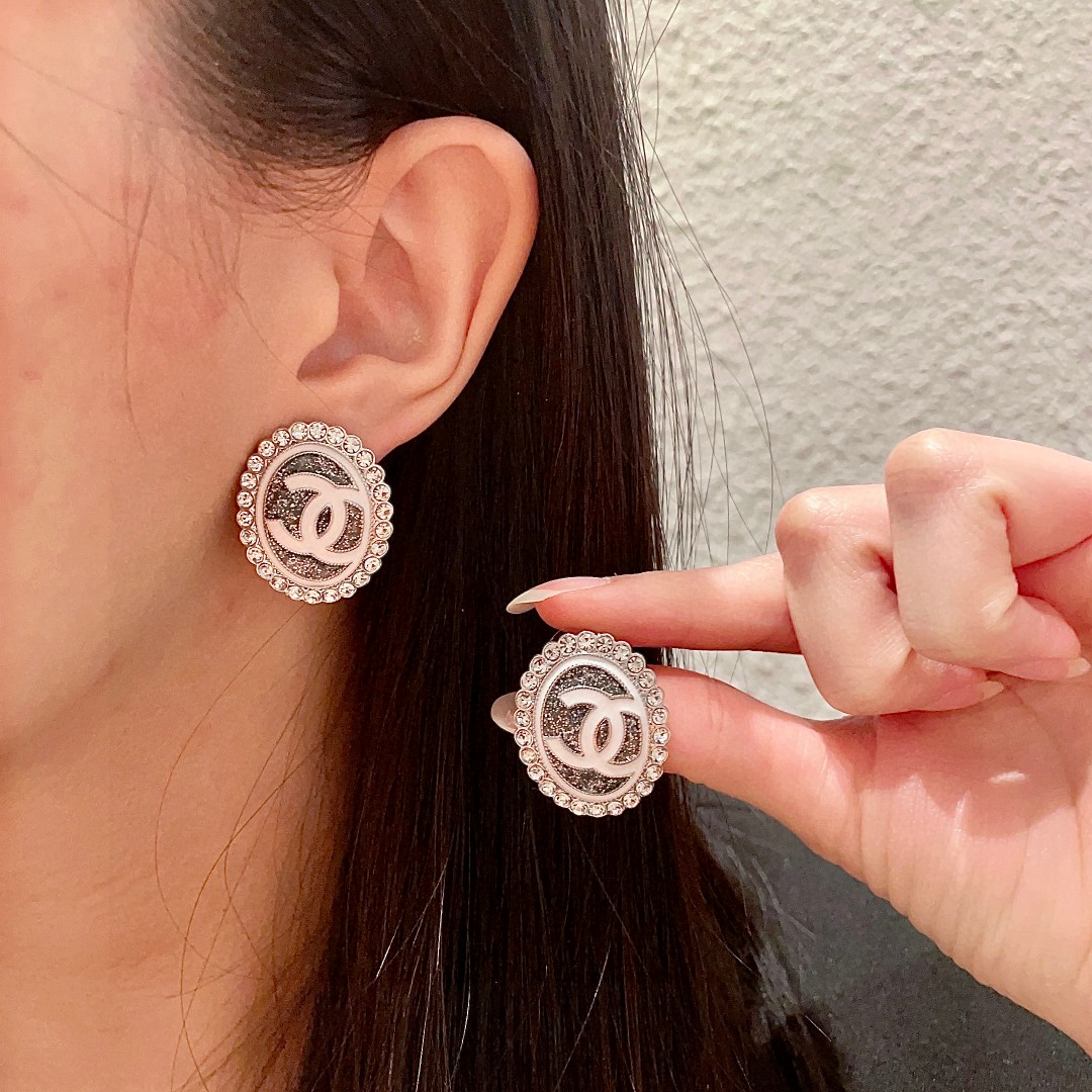  香奈儿✨经典双C耳钉