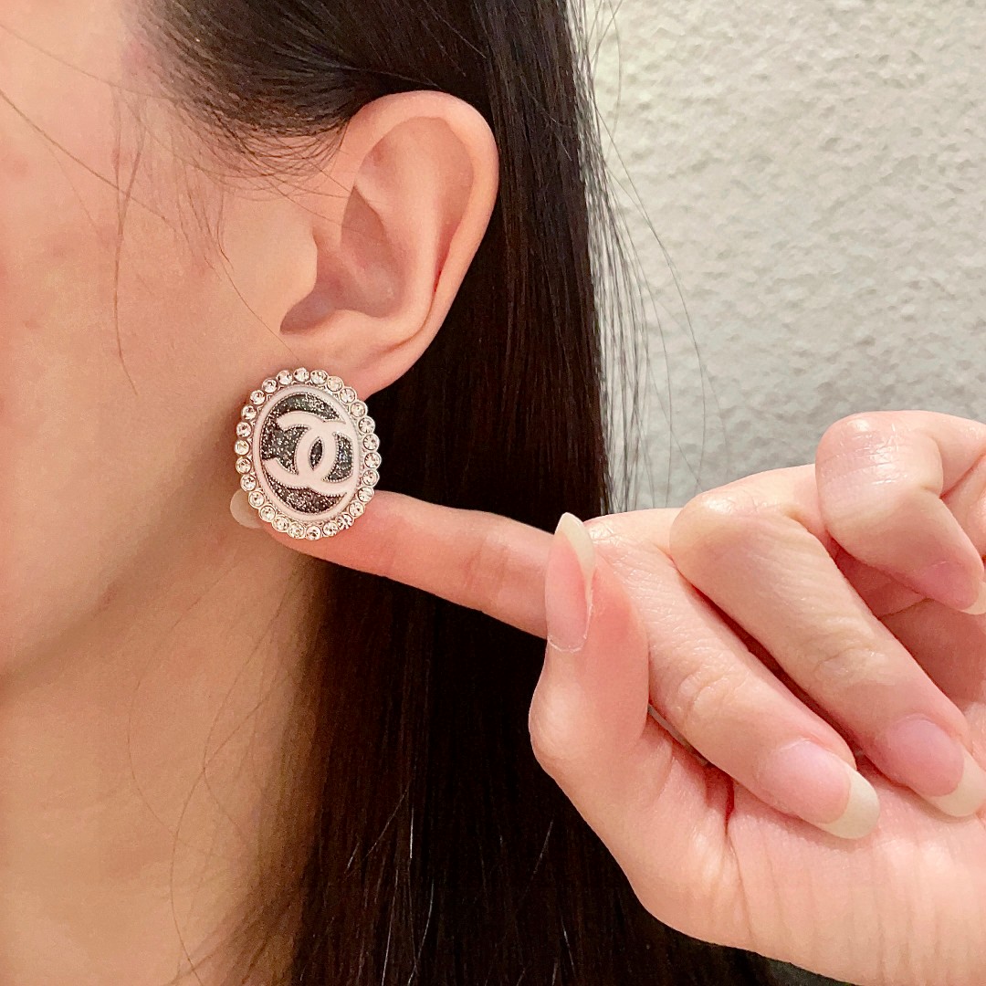  香奈儿✨经典双C耳钉