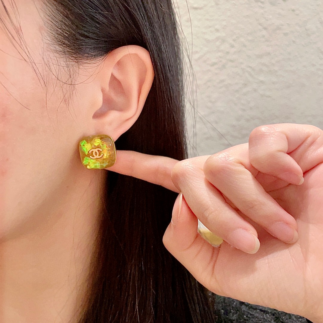  香奈儿✨经典双C耳钉
