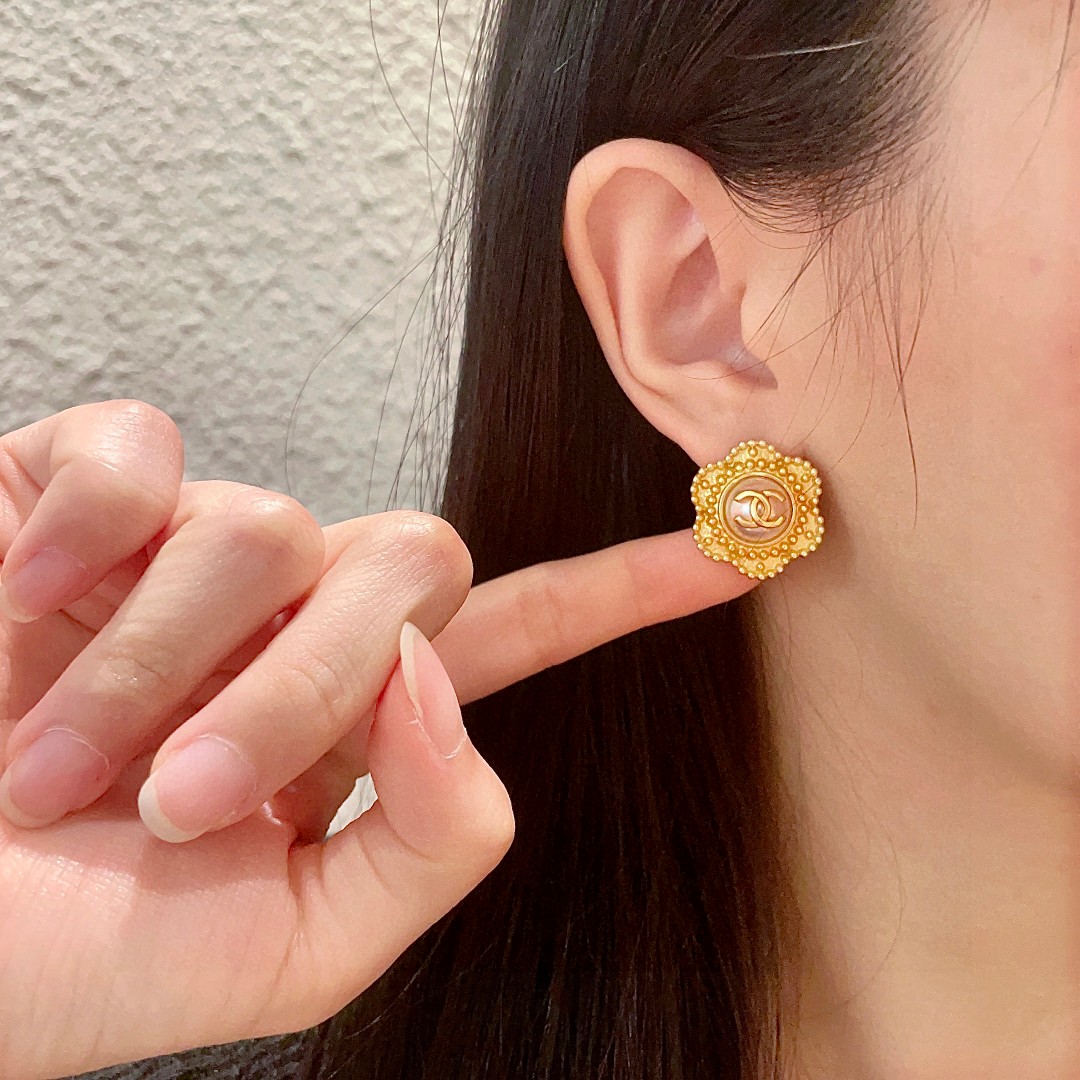  香奈儿✨经典双C耳钉