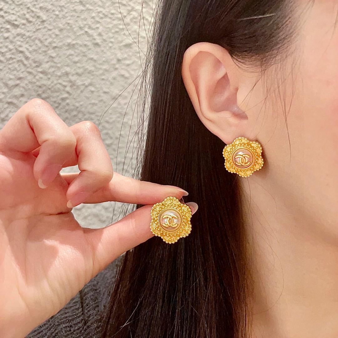  香奈儿✨经典双C耳钉
