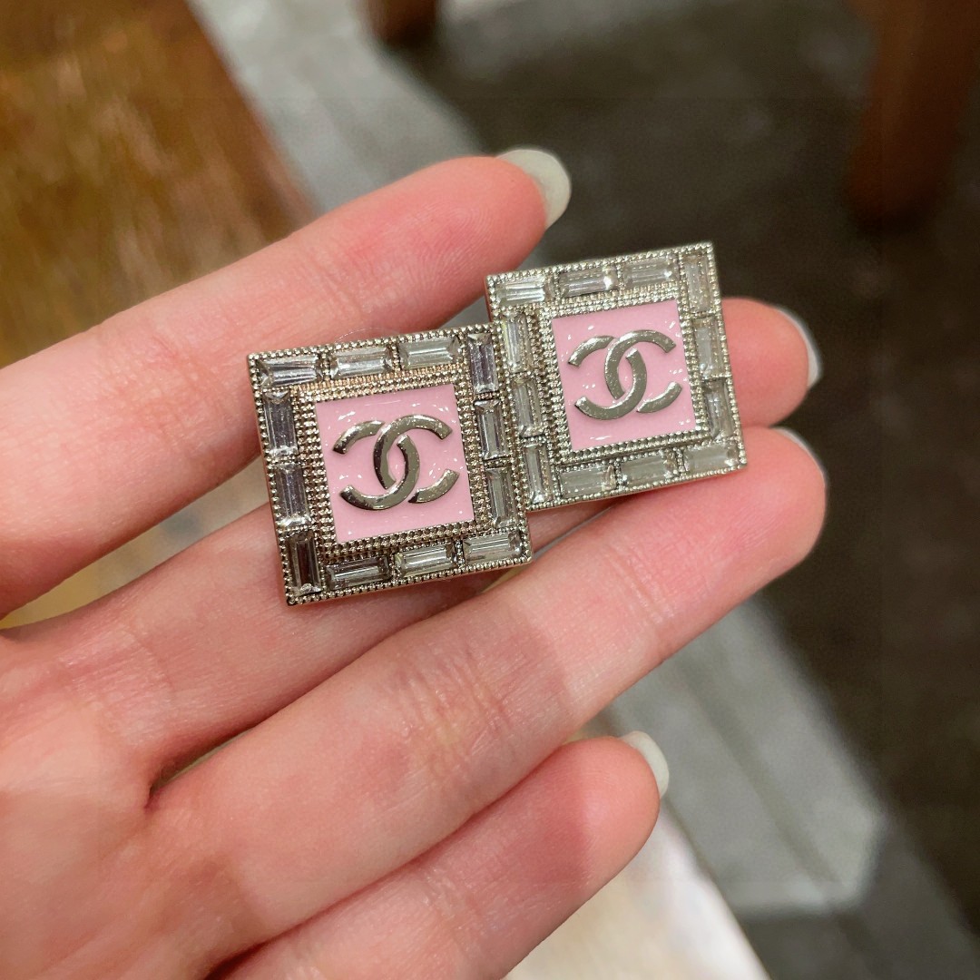  香奈儿✨经典双C耳钉