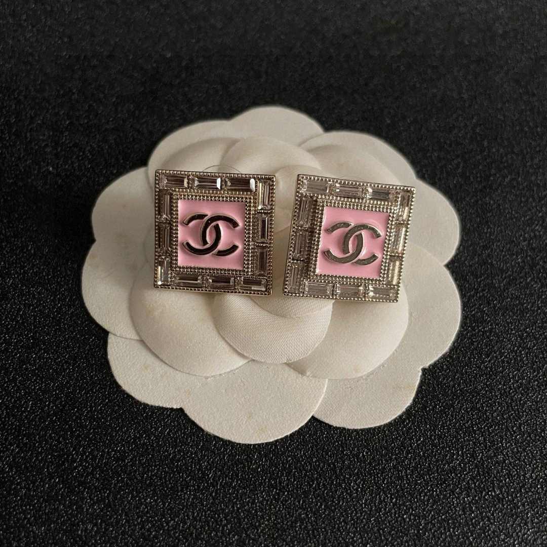  香奈儿✨经典双C耳钉